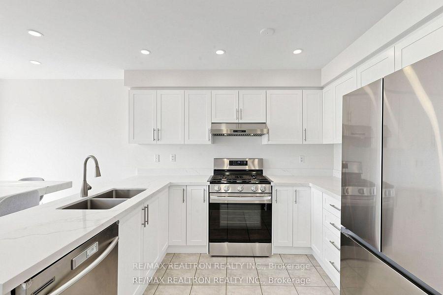 Photo 8 of 54 Panama Place, Brampton, Bram East — HOMEH