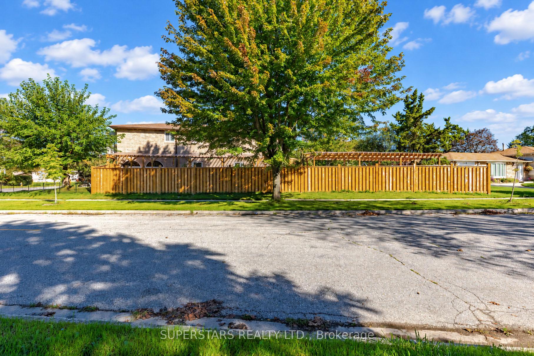 Photo 8 of 63 La Peer Boulevard, Scarborough, L'Amoreaux — HOMEH