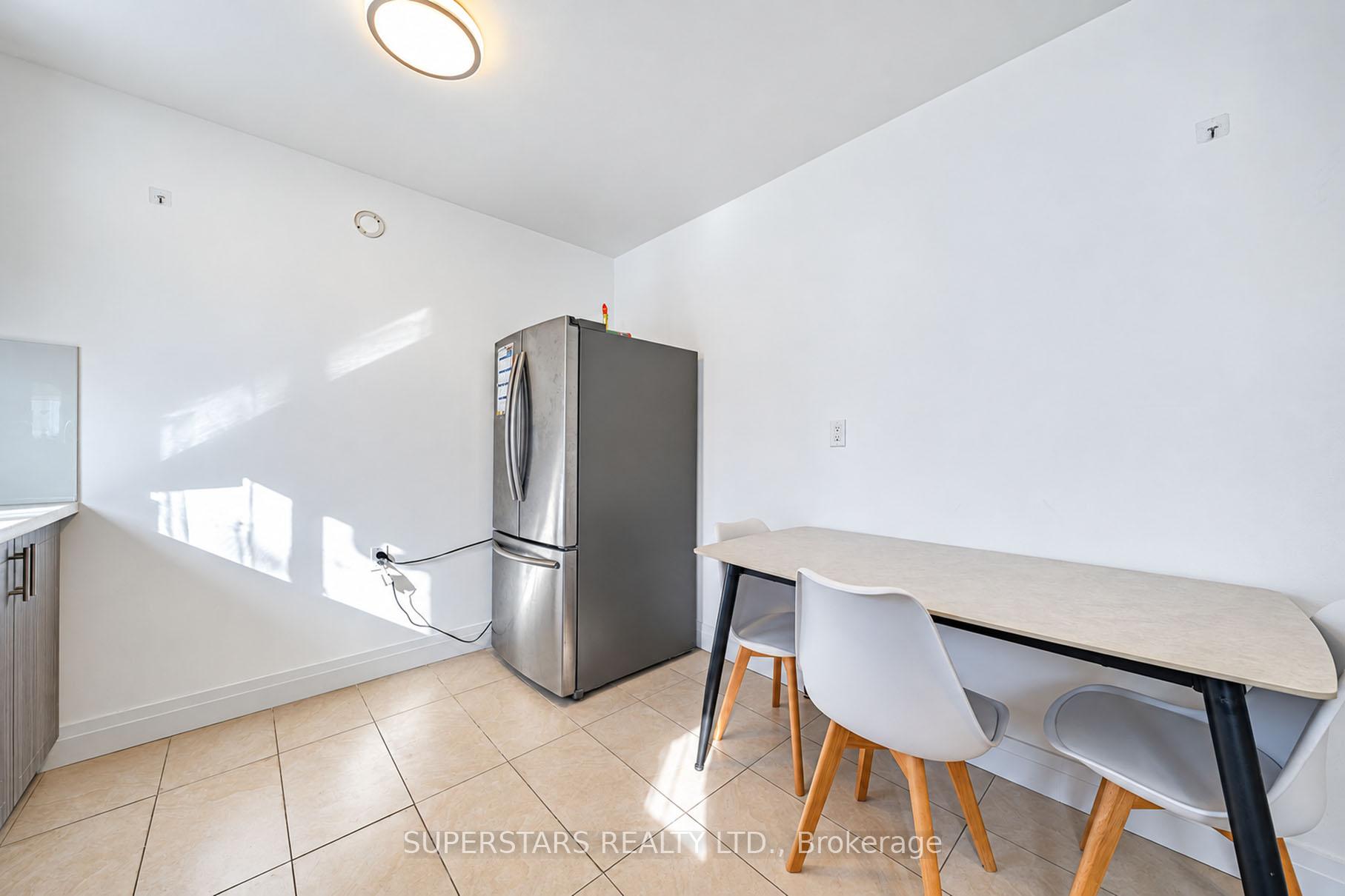 Photo 14 of 63 La Peer Boulevard, Scarborough, L'Amoreaux — HOMEH