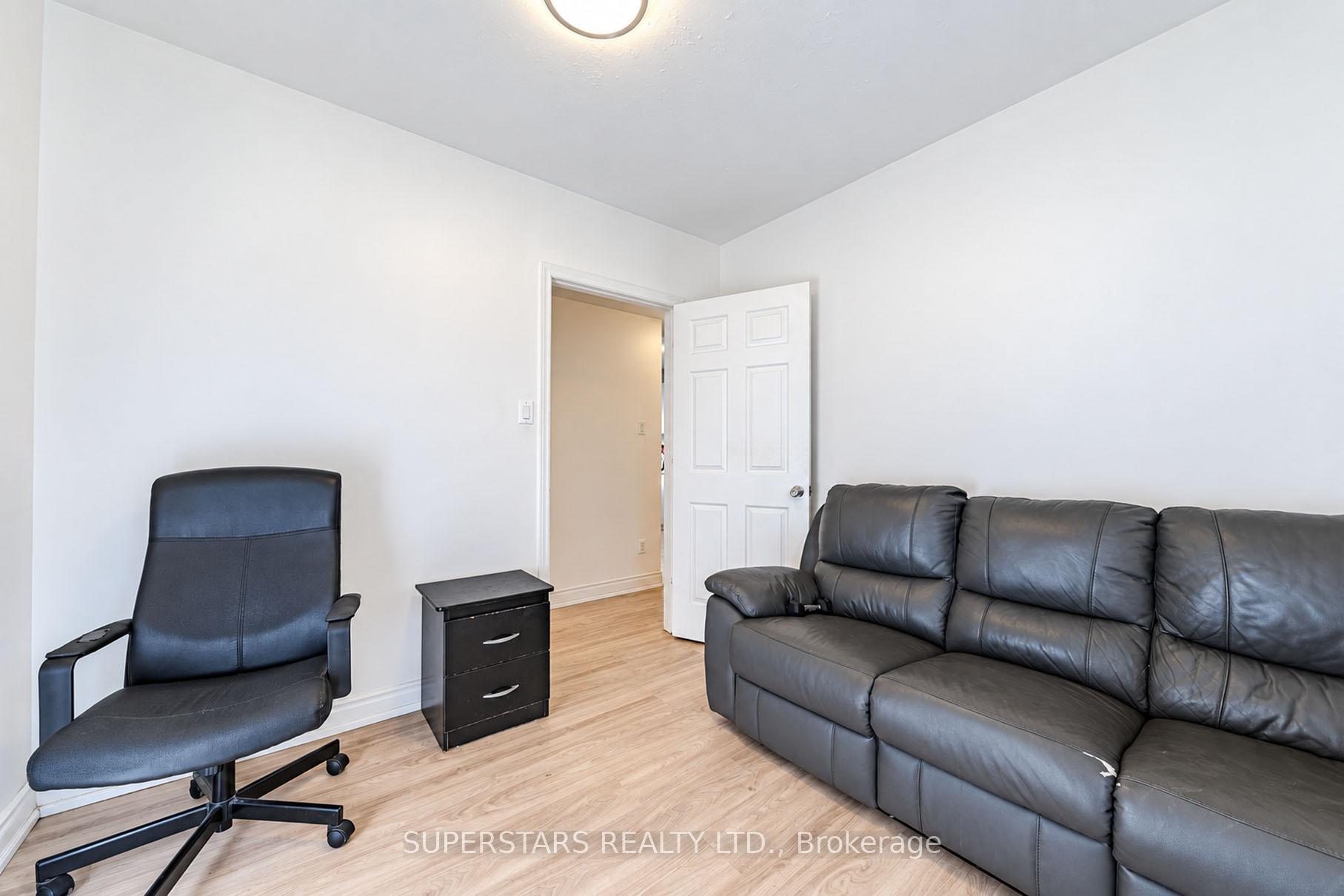 Photo 30 of 63 La Peer Boulevard, Scarborough, L'Amoreaux — HOMEH