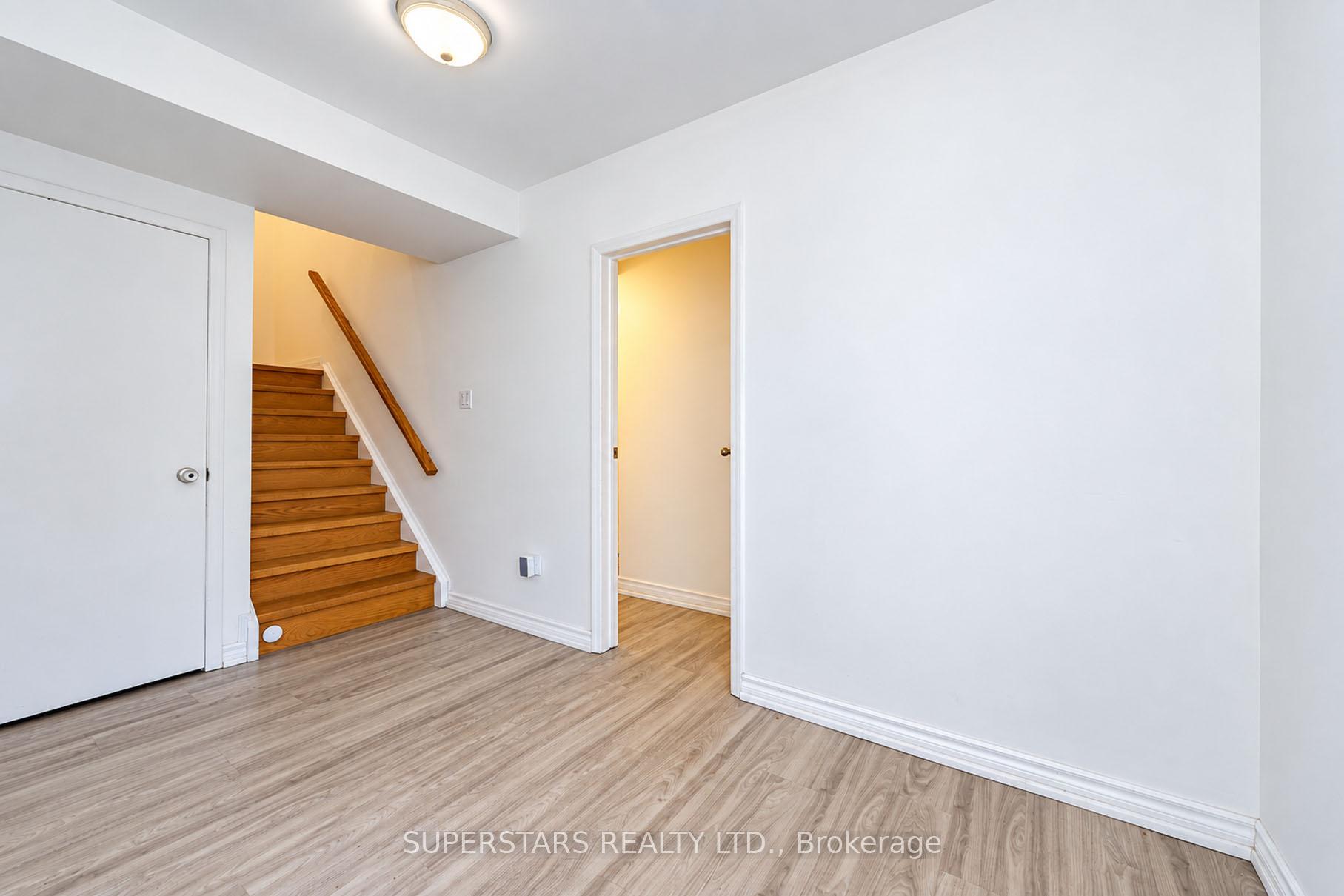 Photo 35 of 63 La Peer Boulevard, Scarborough, L'Amoreaux — HOMEH