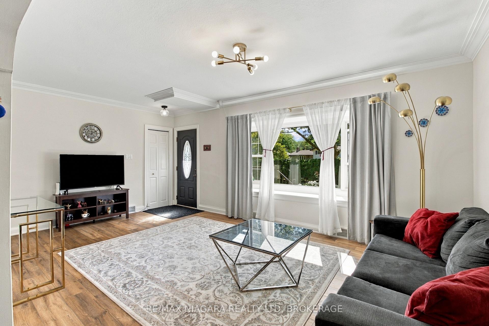 Photo 7 of 97 Glendale Avenue, St. Catharines, Glendale/Glenridge — HOMEH
