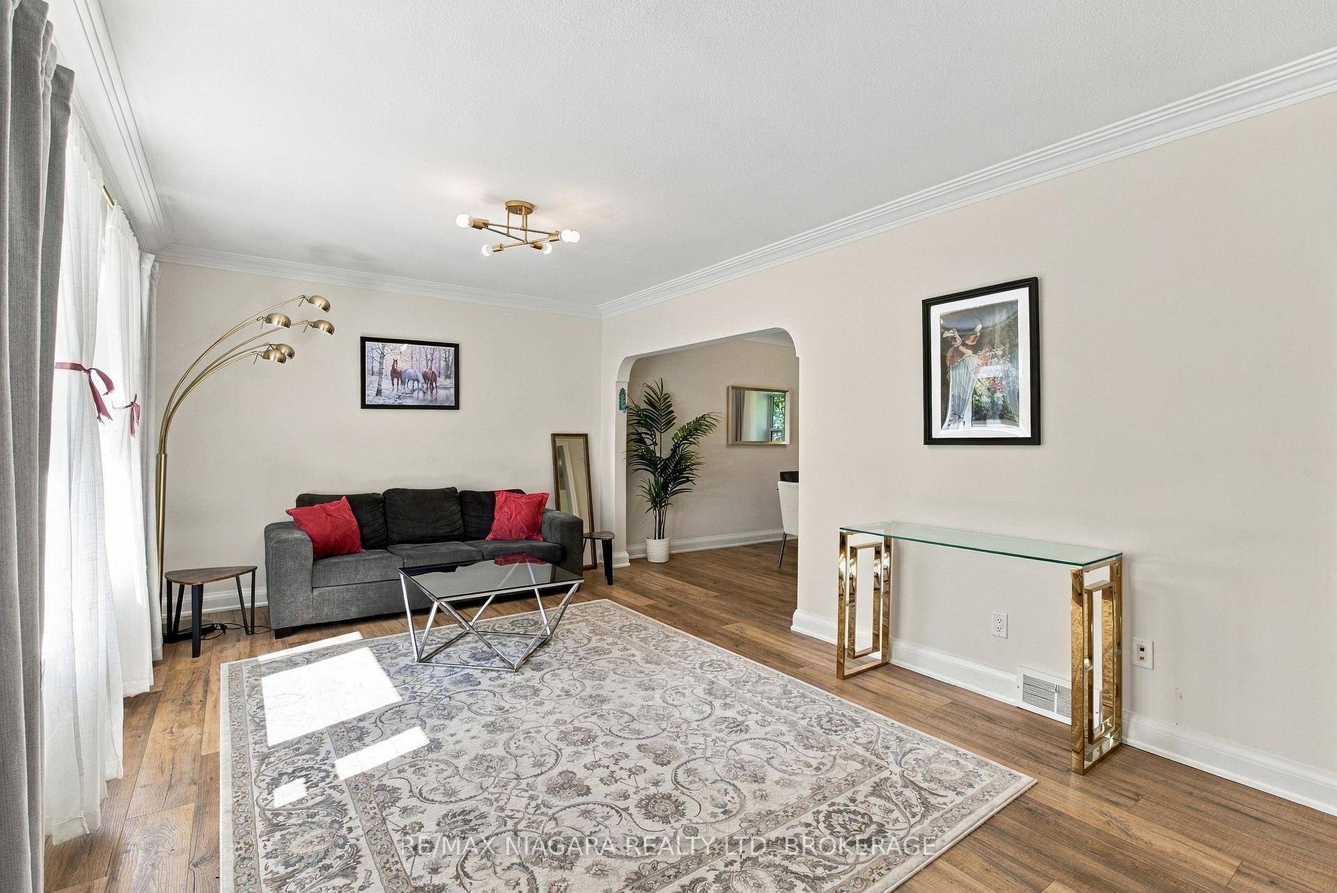 Photo 8 of 97 Glendale Avenue, St. Catharines, Glendale/Glenridge — HOMEH