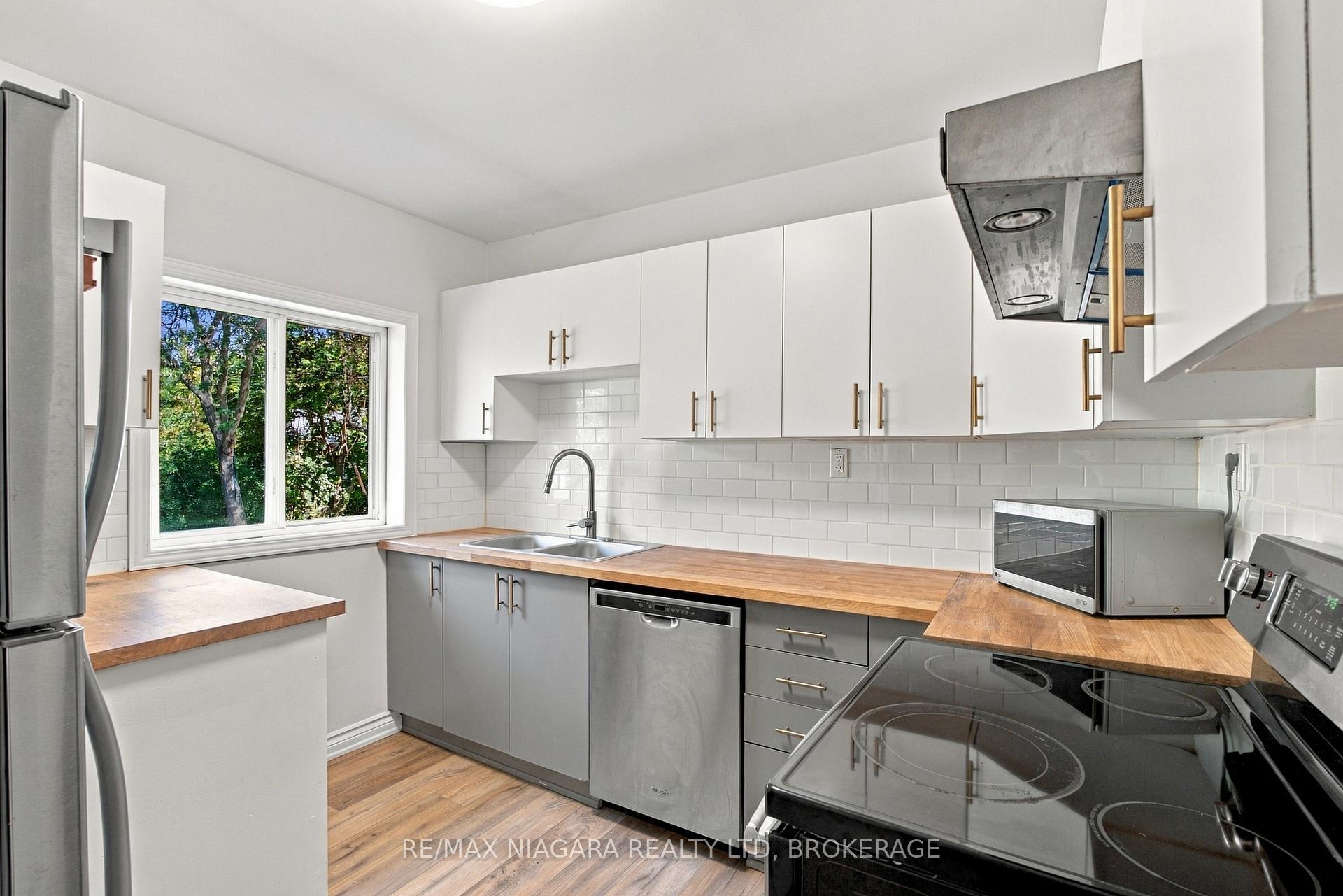 Photo 12 of 97 Glendale Avenue, St. Catharines, Glendale/Glenridge — HOMEH