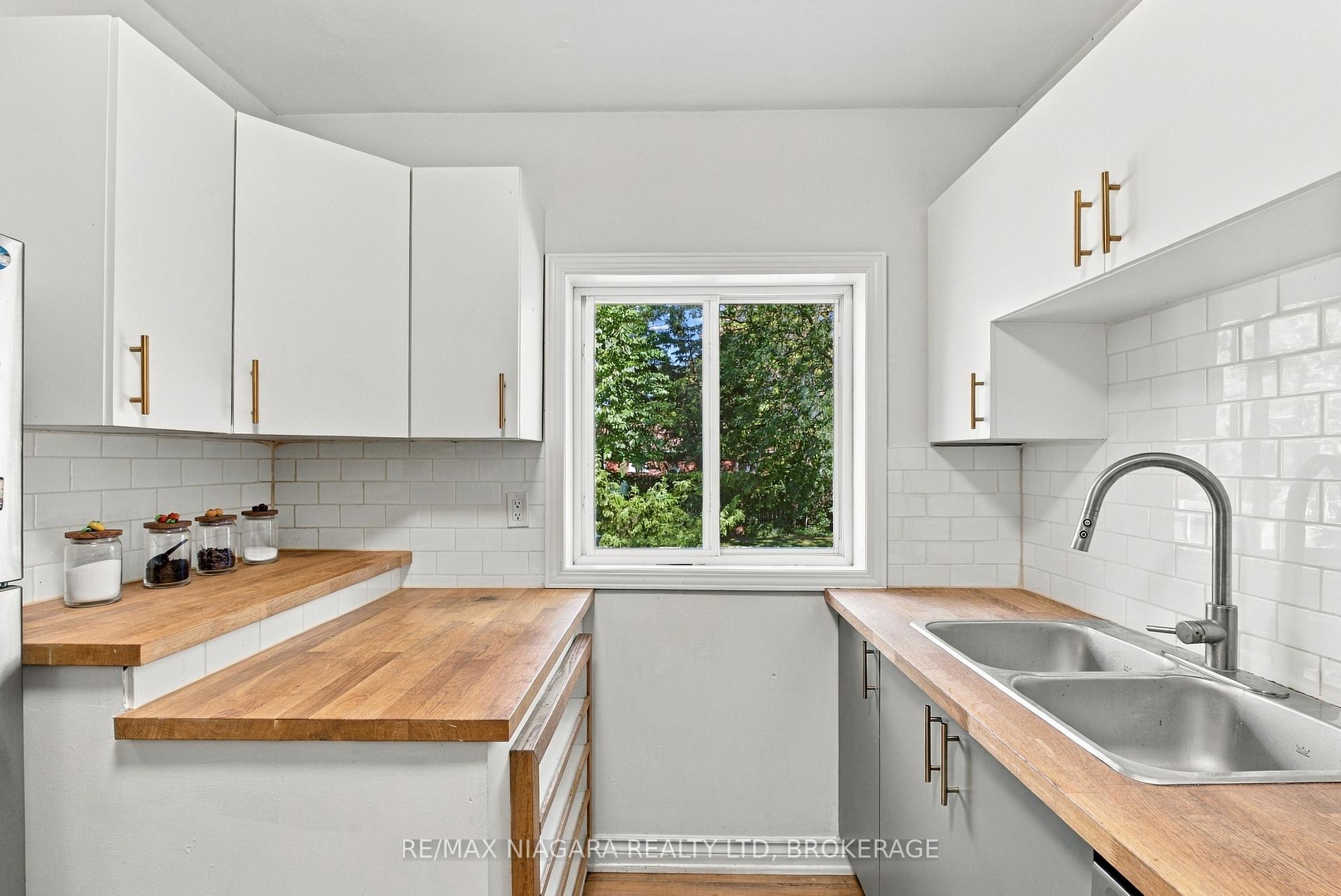 Photo 13 of 97 Glendale Avenue, St. Catharines, Glendale/Glenridge — HOMEH