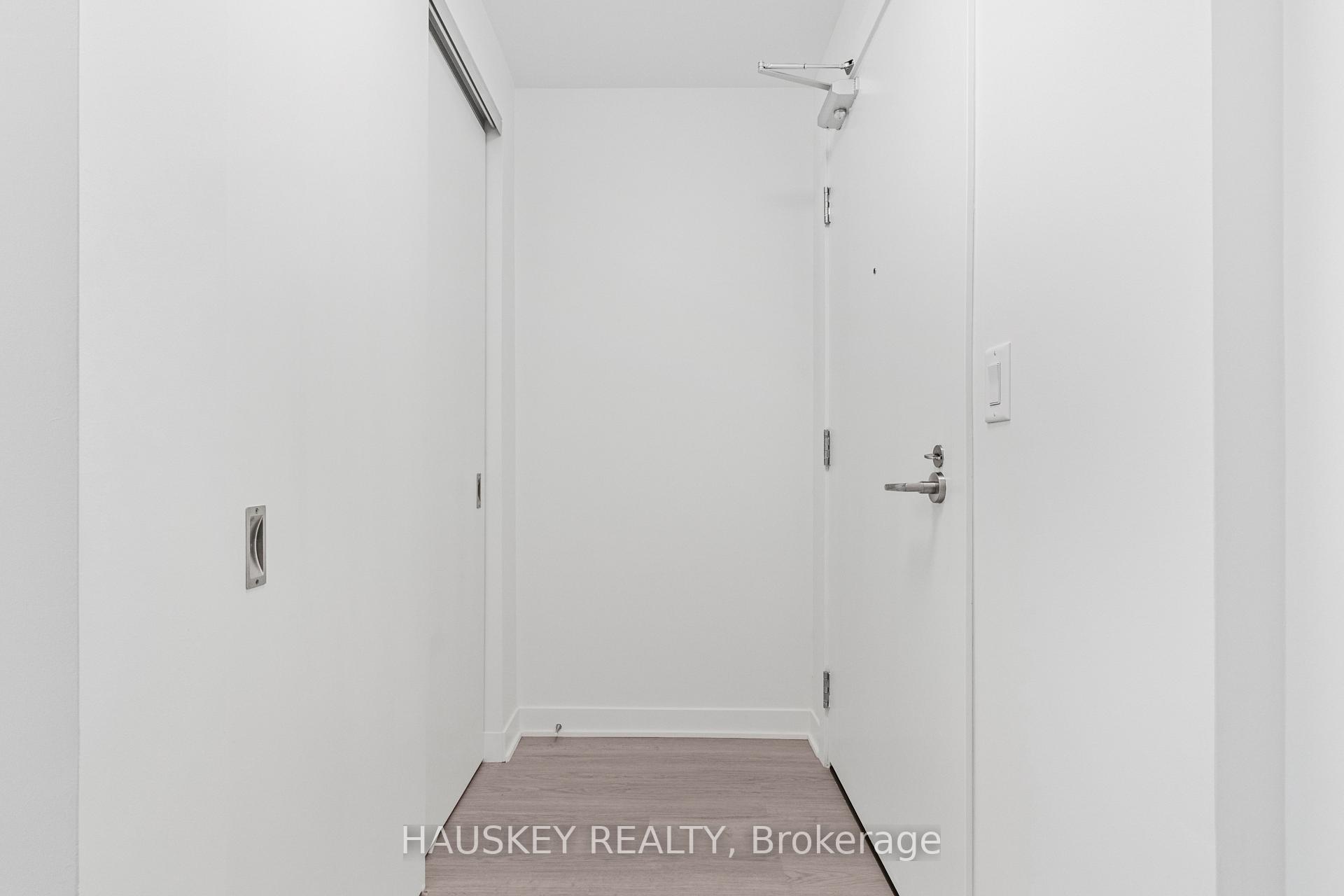 Photo 5 of Unit 508, 185 Alberta Avenue, Toronto, Oakwood Village — HOMEH