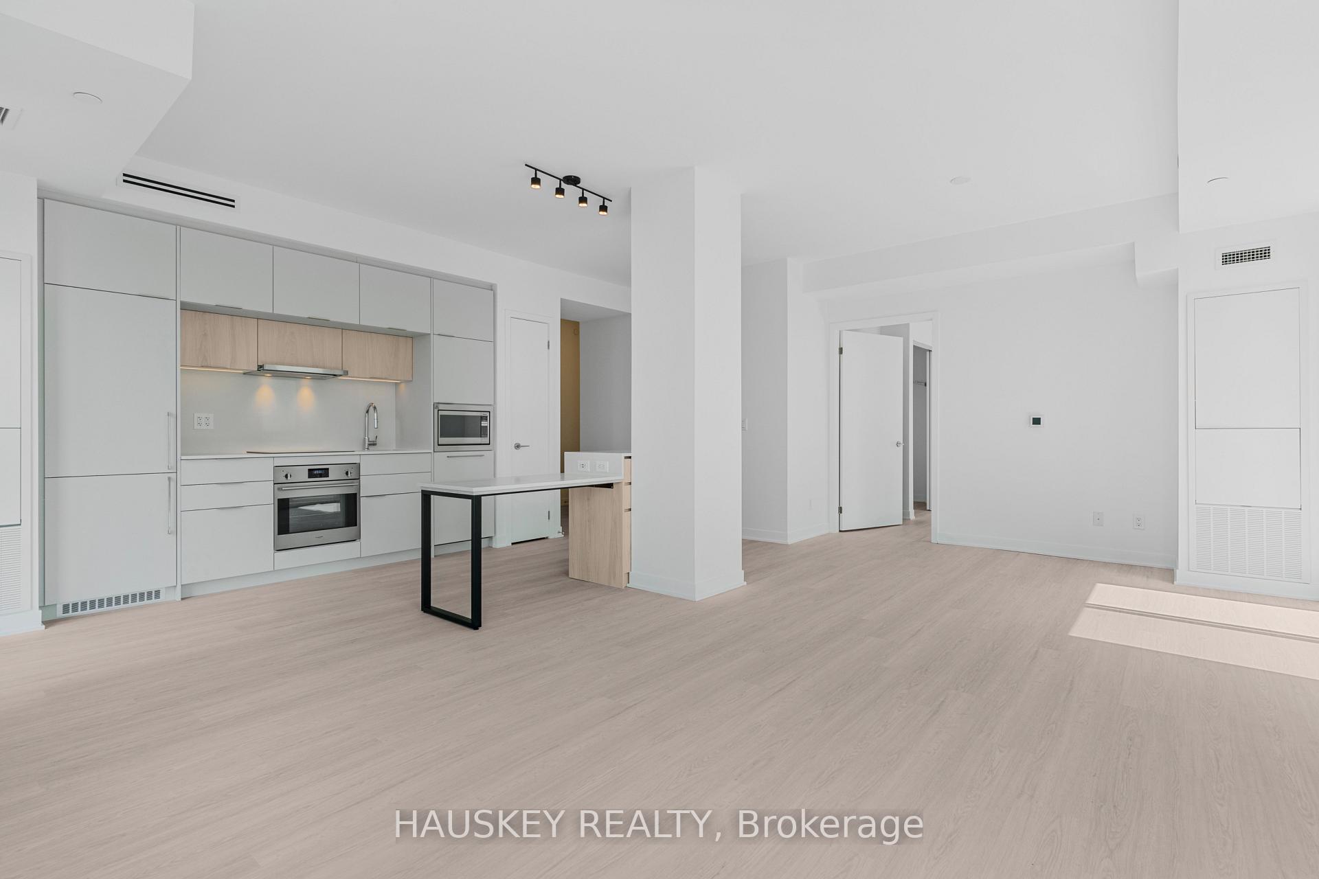 Photo 8 of Unit 508, 185 Alberta Avenue, Toronto, Oakwood Village — HOMEH