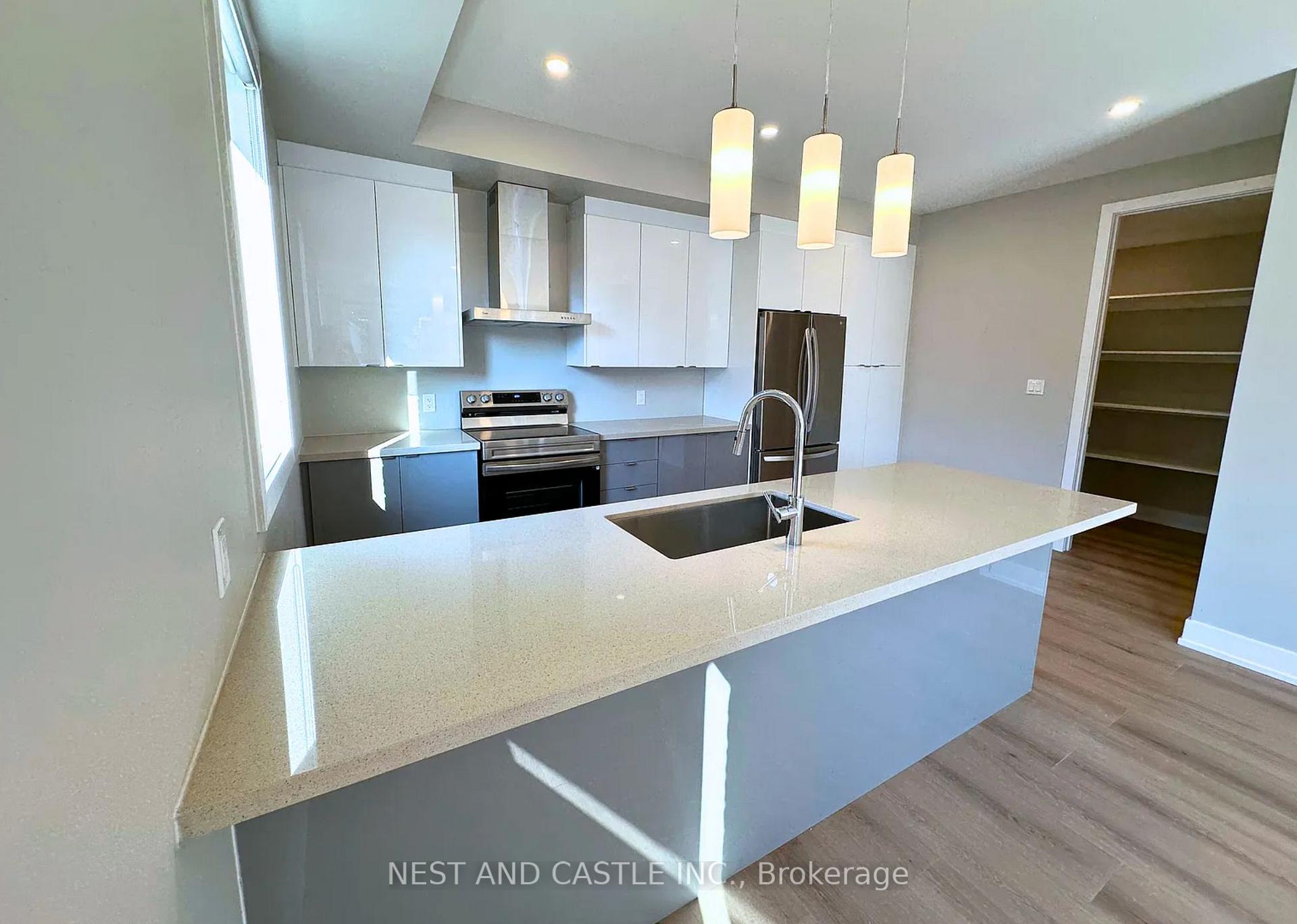 Photo 4 of Unit 2, 20 West Street, Brampton, Downtown Brampton — HOMEH