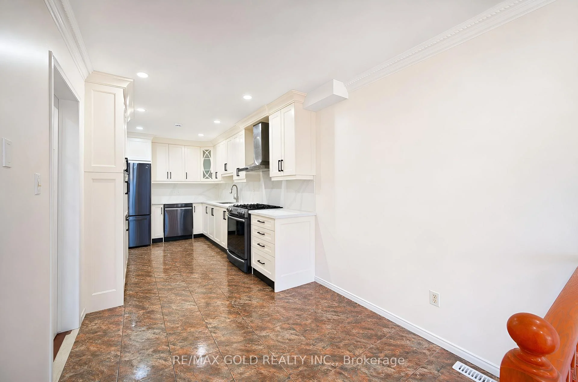 Photo 14 of 15 Amazon Court, Brampton, Sandringham-Wellington — HOMEH
