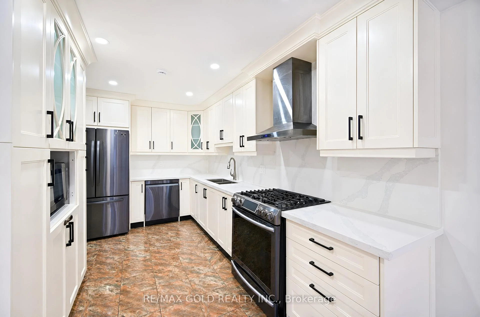 Photo 17 of 15 Amazon Court, Brampton, Sandringham-Wellington — HOMEH