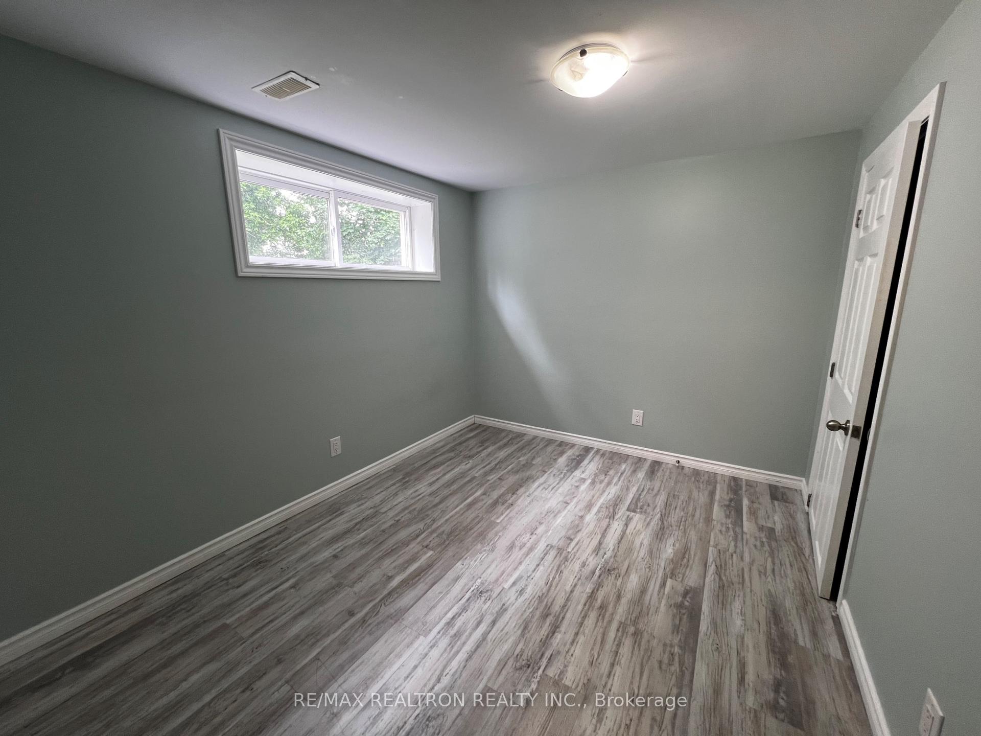 Photo 13 of Unit LOWER, 244 St Vincent Street, Barrie, Grove East — HOMEH
