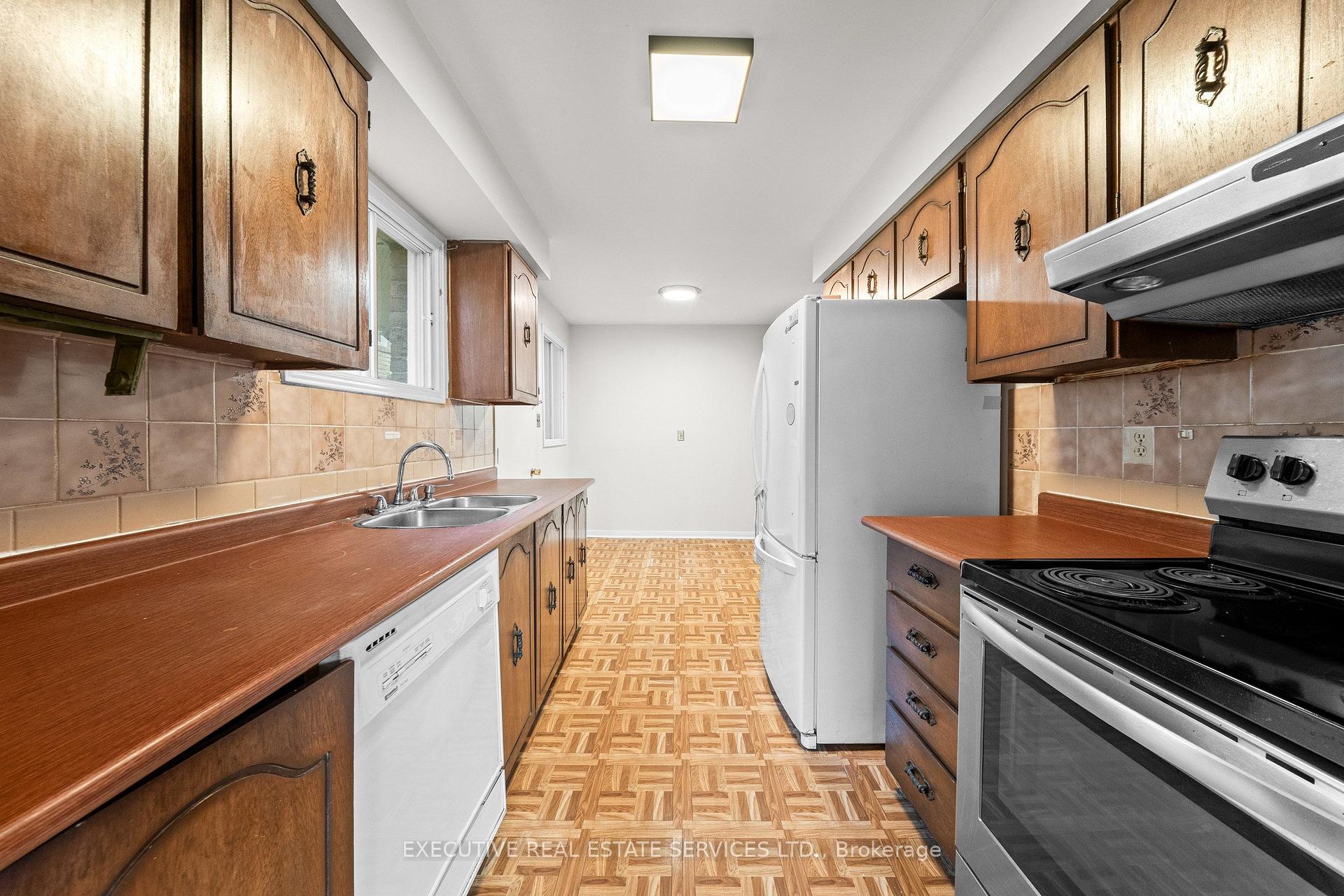 Photo 13 of 76 Lionhead Trail, Scarborough, Rouge — HOMEH