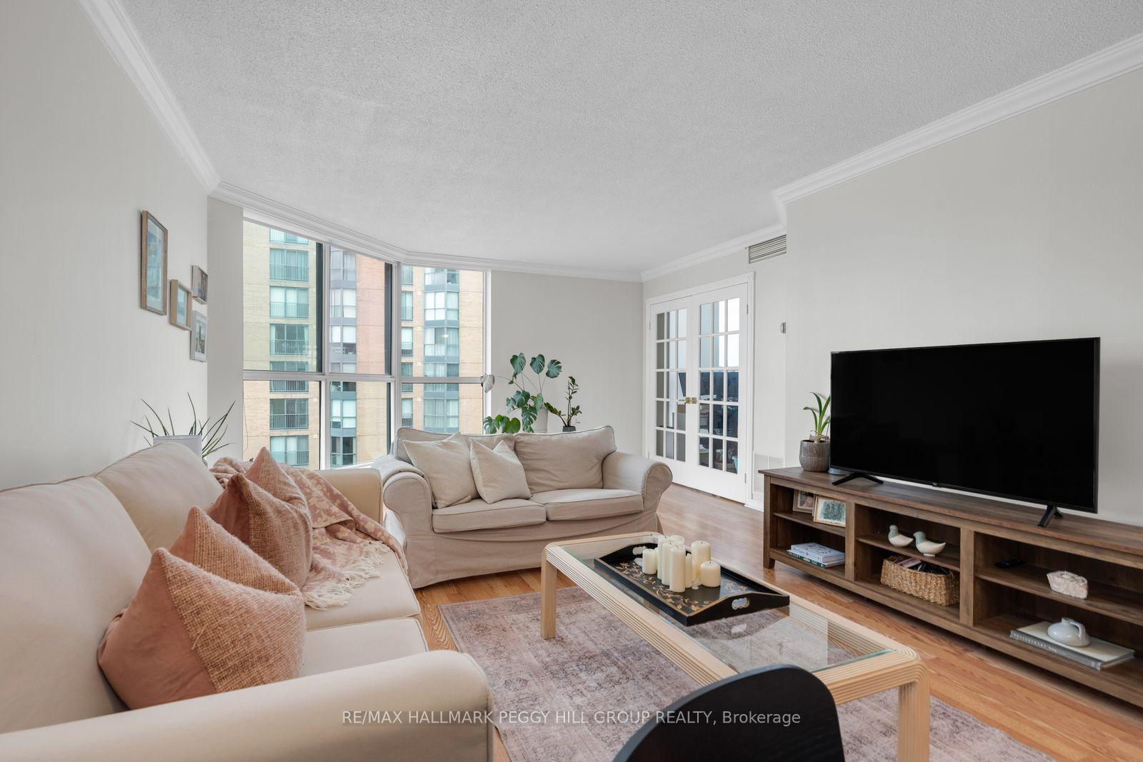 Photo 4 of Unit 904, 150 Dunlop Street E, Barrie, City Centre — HOMEH