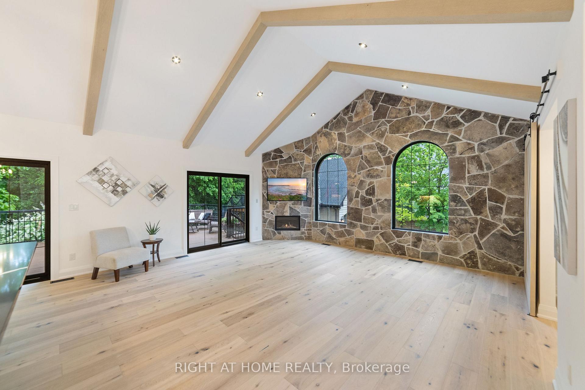 Photo 6 of 515 Hamilton Drive, Hamilton, Ancaster — HOMEH