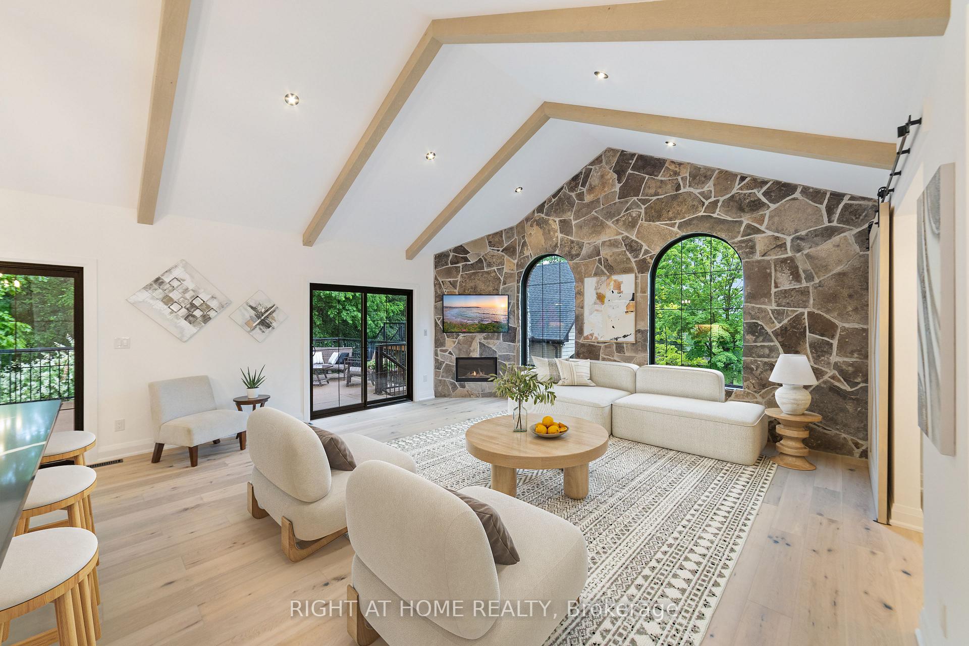 Photo 5 of 515 Hamilton Drive, Hamilton, Ancaster — HOMEH
