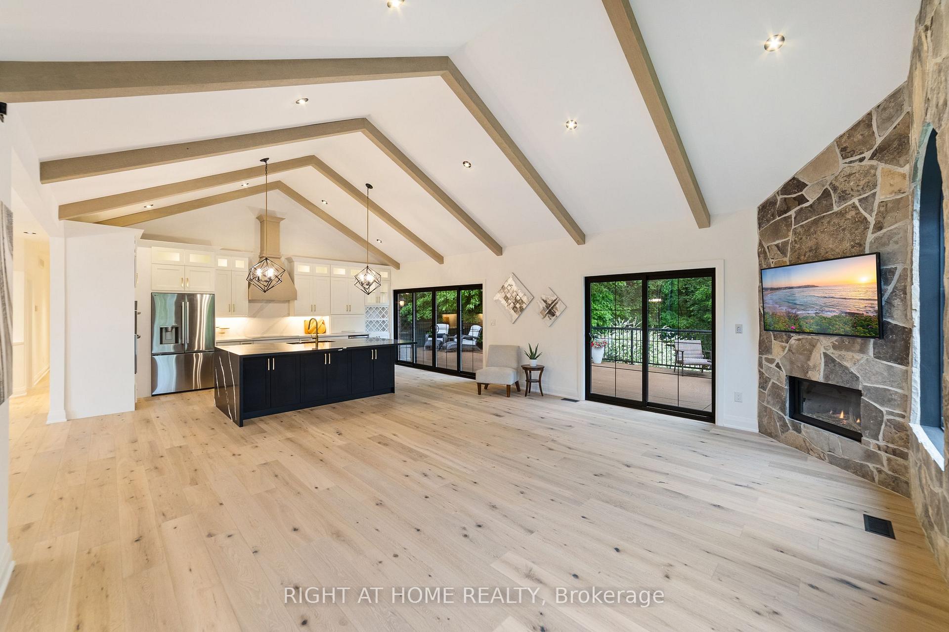 Photo 10 of 515 Hamilton Drive, Hamilton, Ancaster — HOMEH