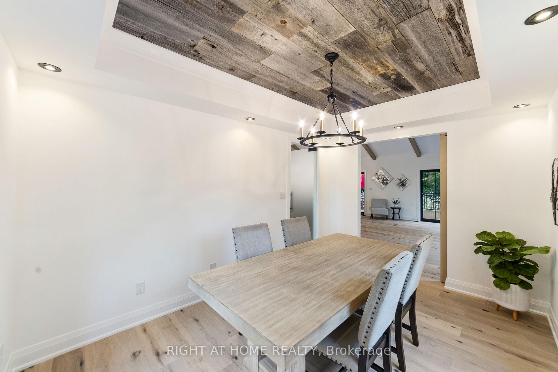 Photo 9 of 515 Hamilton Drive, Hamilton, Ancaster — HOMEH
