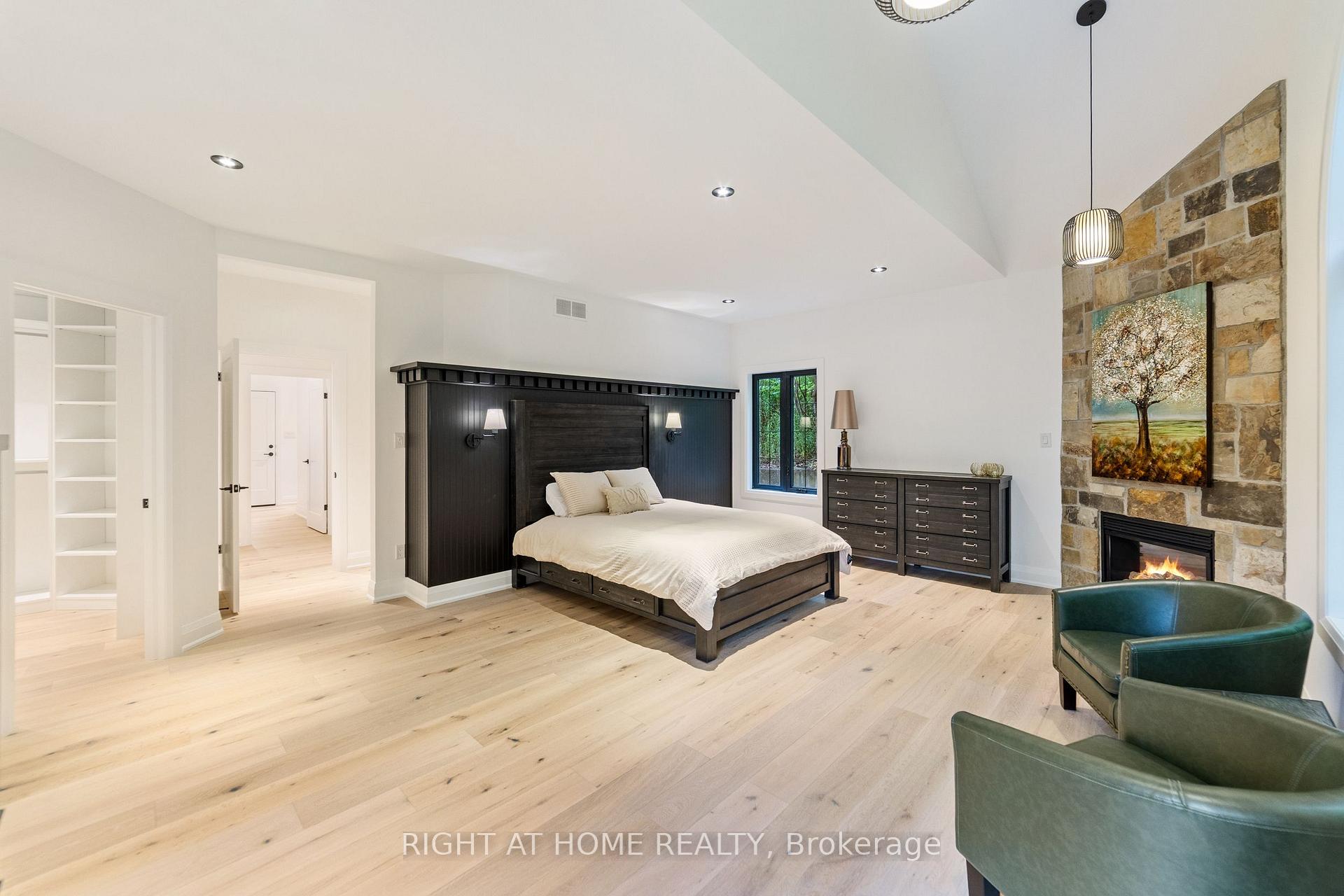 Photo 12 of 515 Hamilton Drive, Hamilton, Ancaster — HOMEH