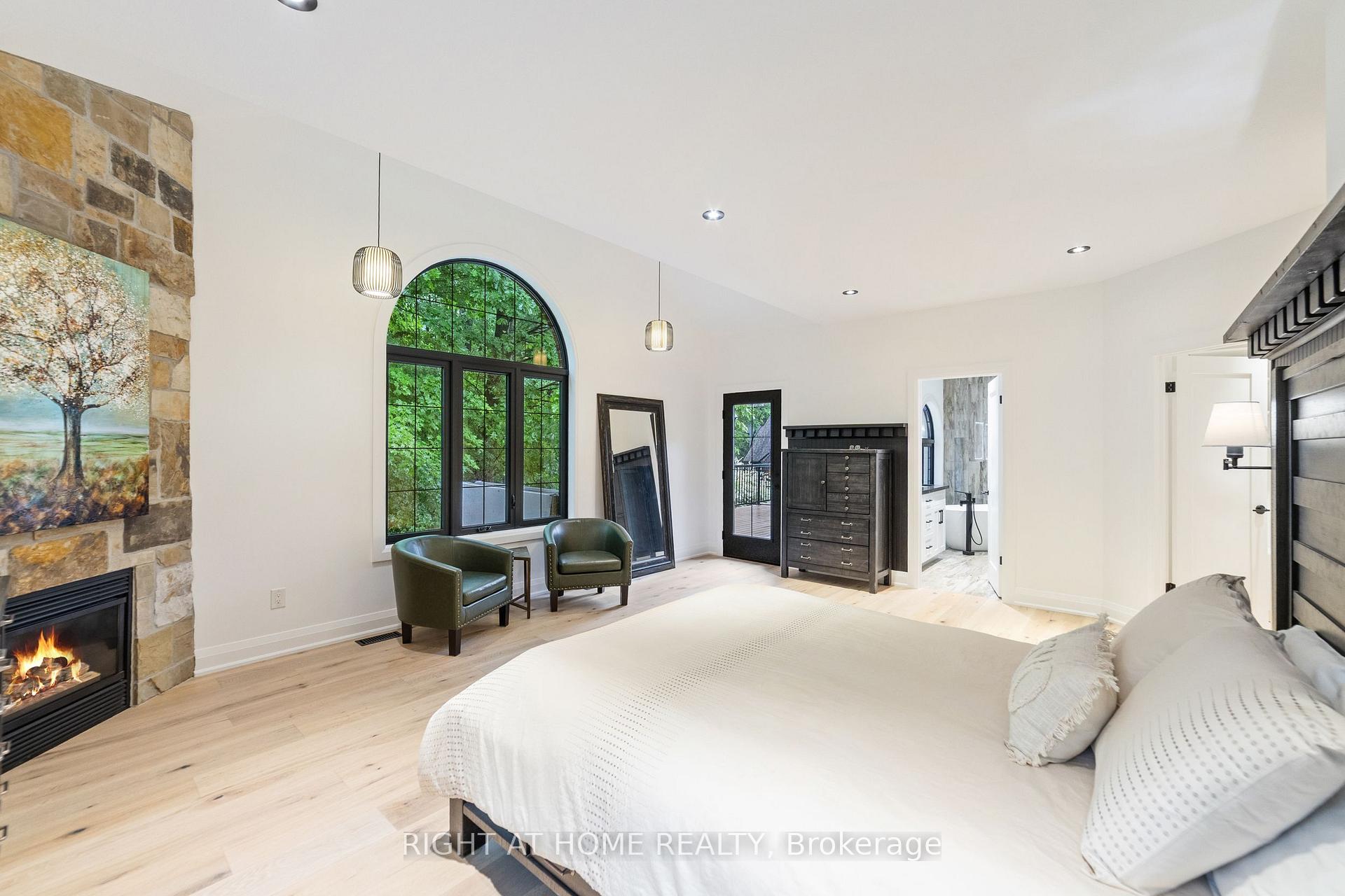 Photo 13 of 515 Hamilton Drive, Hamilton, Ancaster — HOMEH