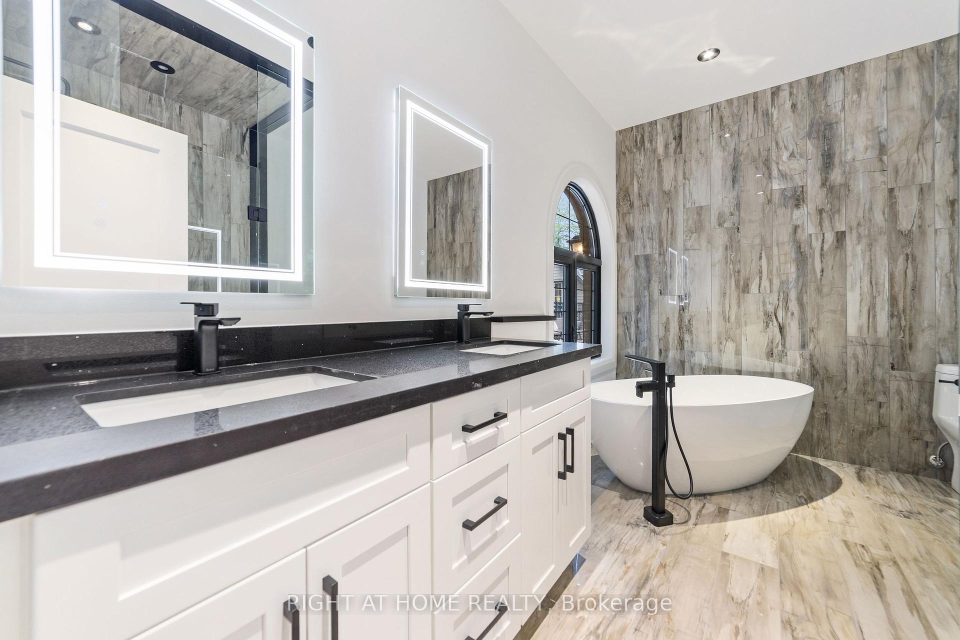 Photo 14 of 515 Hamilton Drive, Hamilton, Ancaster — HOMEH