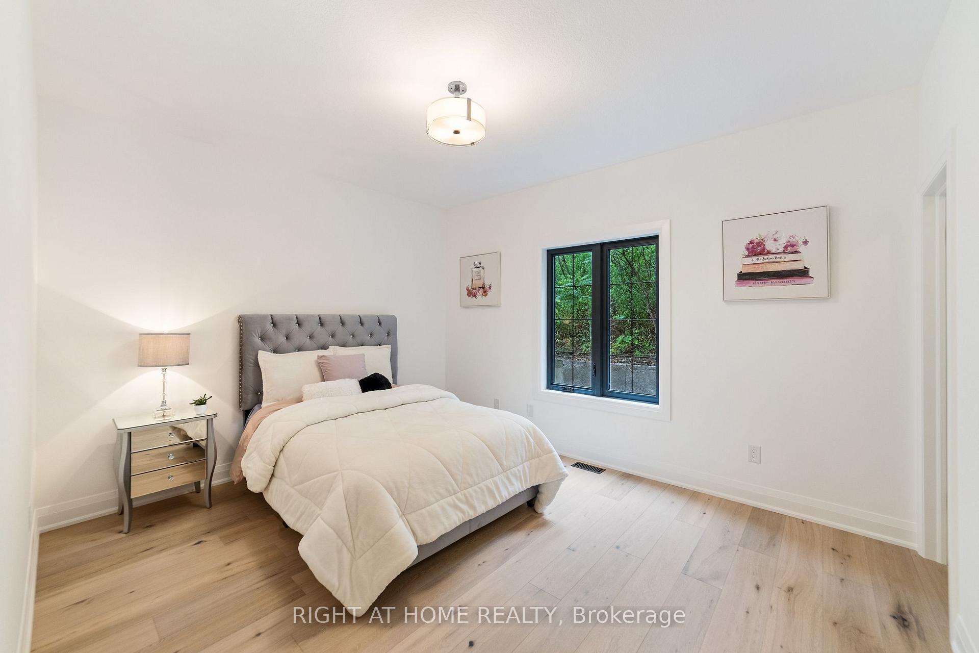 Photo 18 of 515 Hamilton Drive, Hamilton, Ancaster — HOMEH
