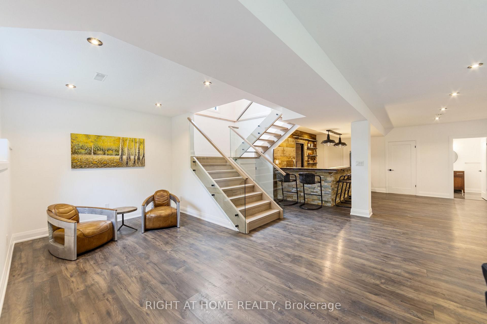 Photo 22 of 515 Hamilton Drive, Hamilton, Ancaster — HOMEH