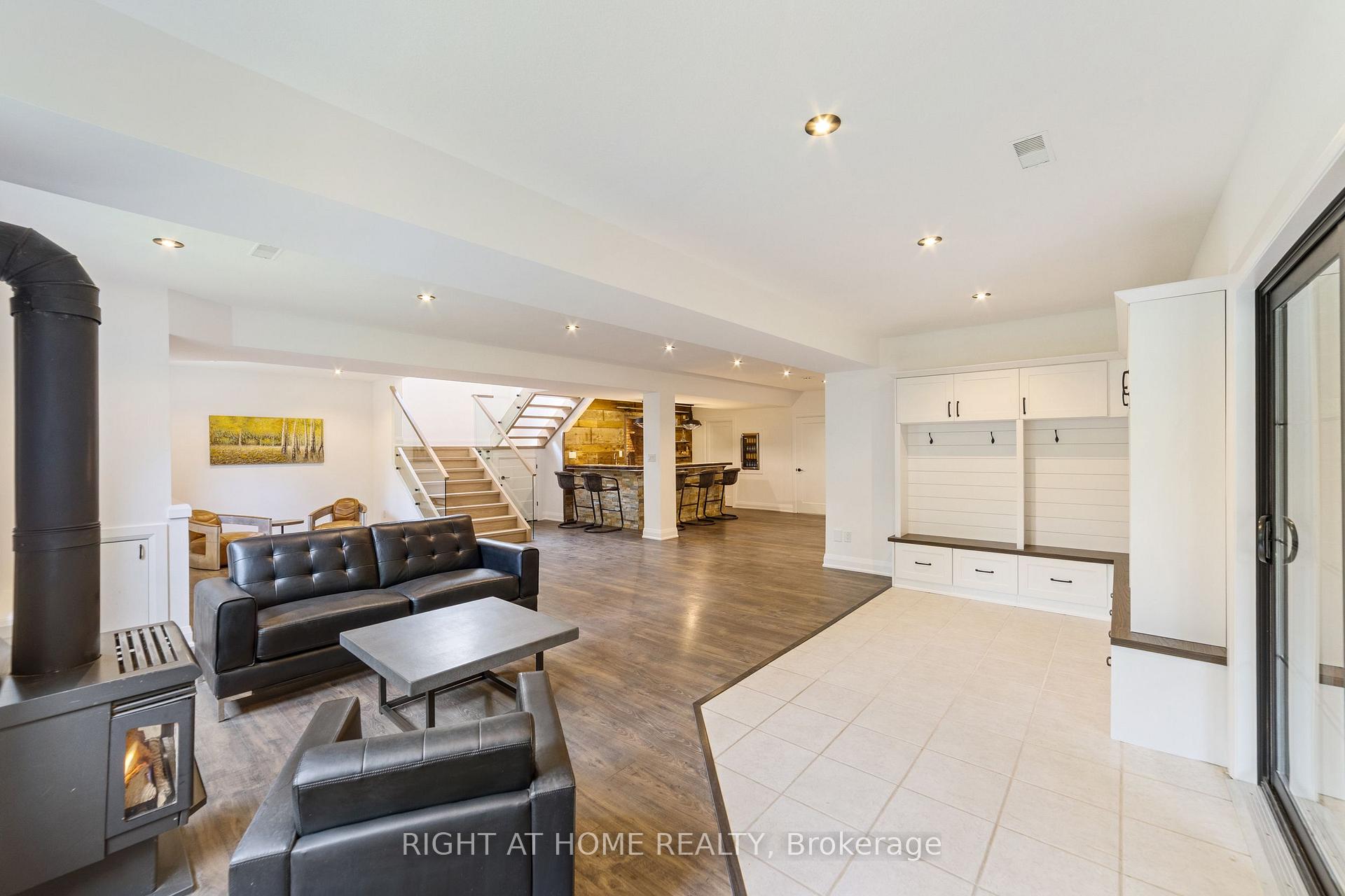 Photo 26 of 515 Hamilton Drive, Hamilton, Ancaster — HOMEH