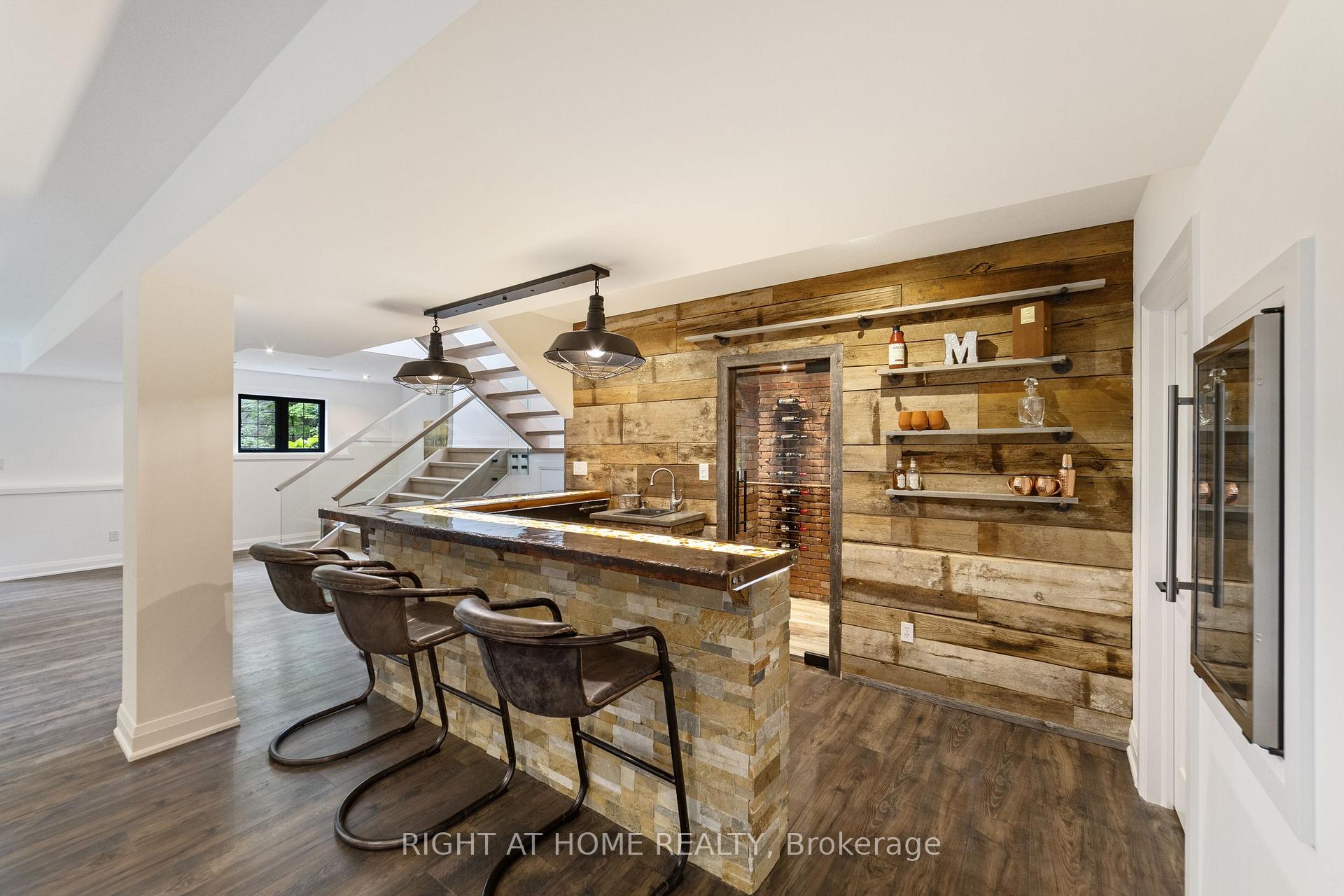 Photo 28 of 515 Hamilton Drive, Hamilton, Ancaster — HOMEH