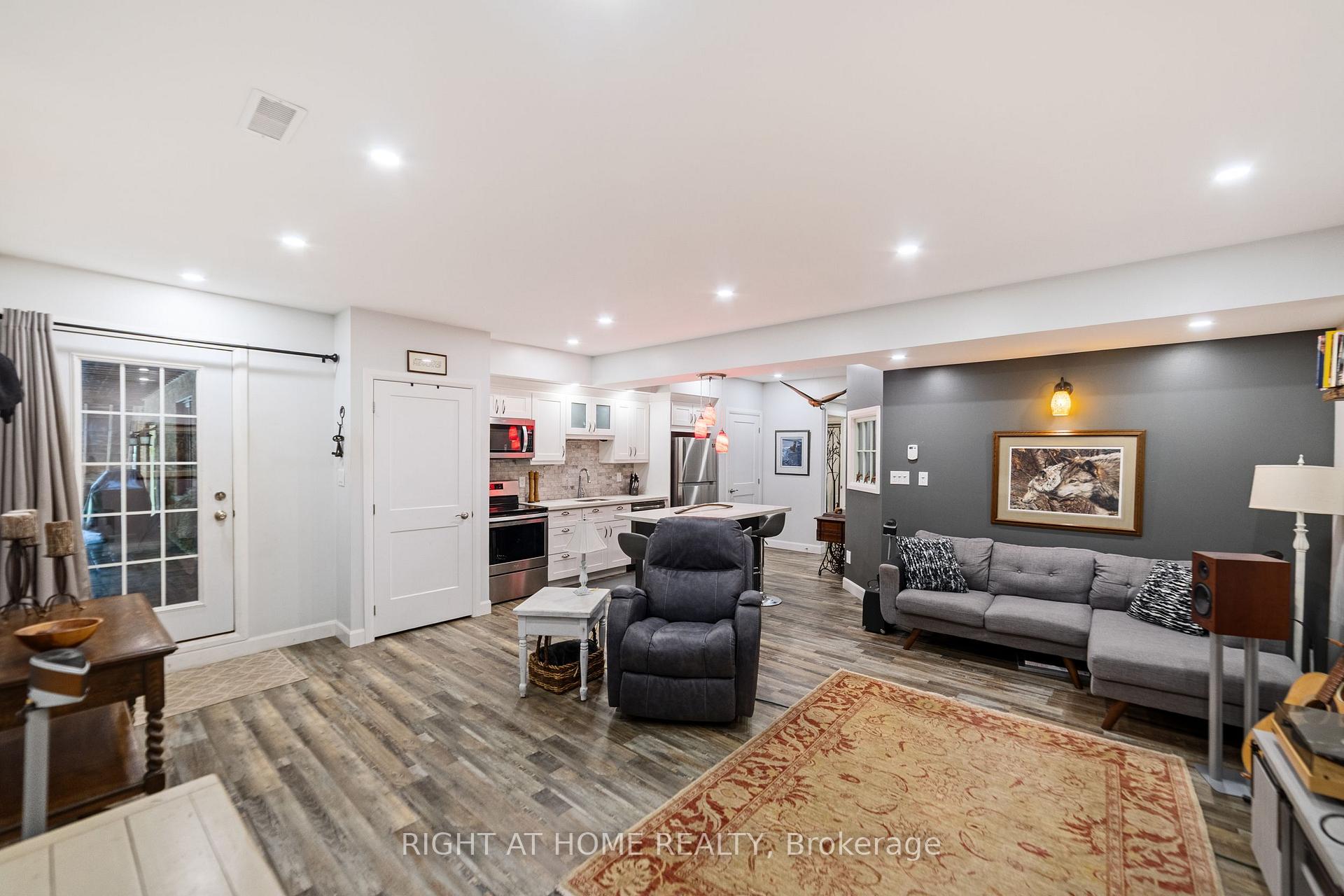 Photo 32 of 515 Hamilton Drive, Hamilton, Ancaster — HOMEH
