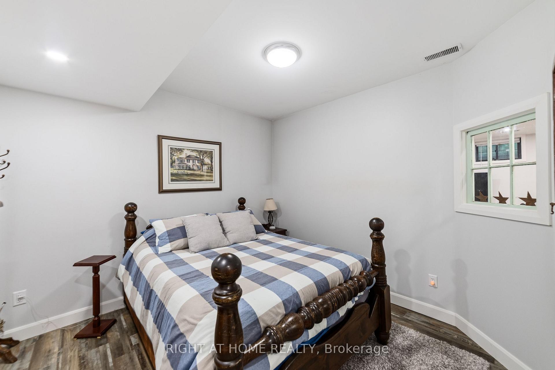 Photo 35 of 515 Hamilton Drive, Hamilton, Ancaster — HOMEH