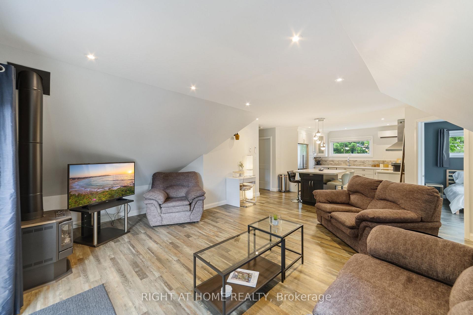Photo 39 of 515 Hamilton Drive, Hamilton, Ancaster — HOMEH