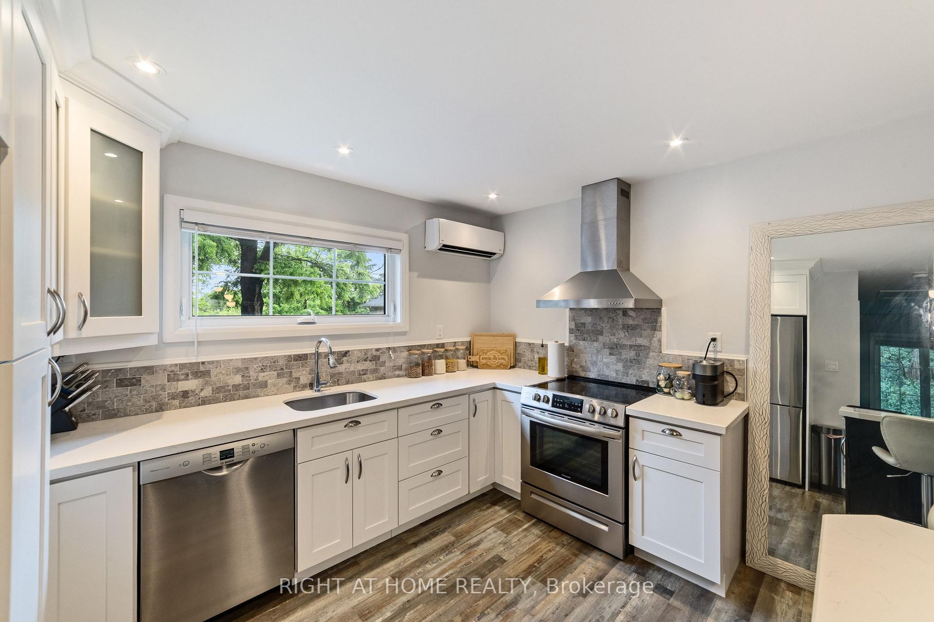 Photo 42 of 515 Hamilton Drive, Hamilton, Ancaster — HOMEH