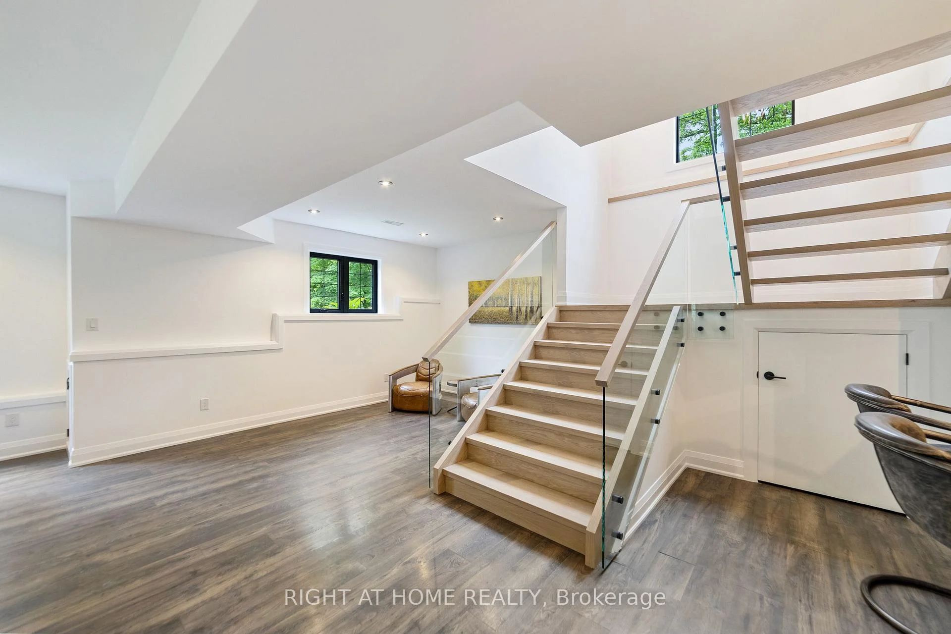 Photo 24 of 515 Hamilton Drive, Hamilton, Ancaster — HOMEH