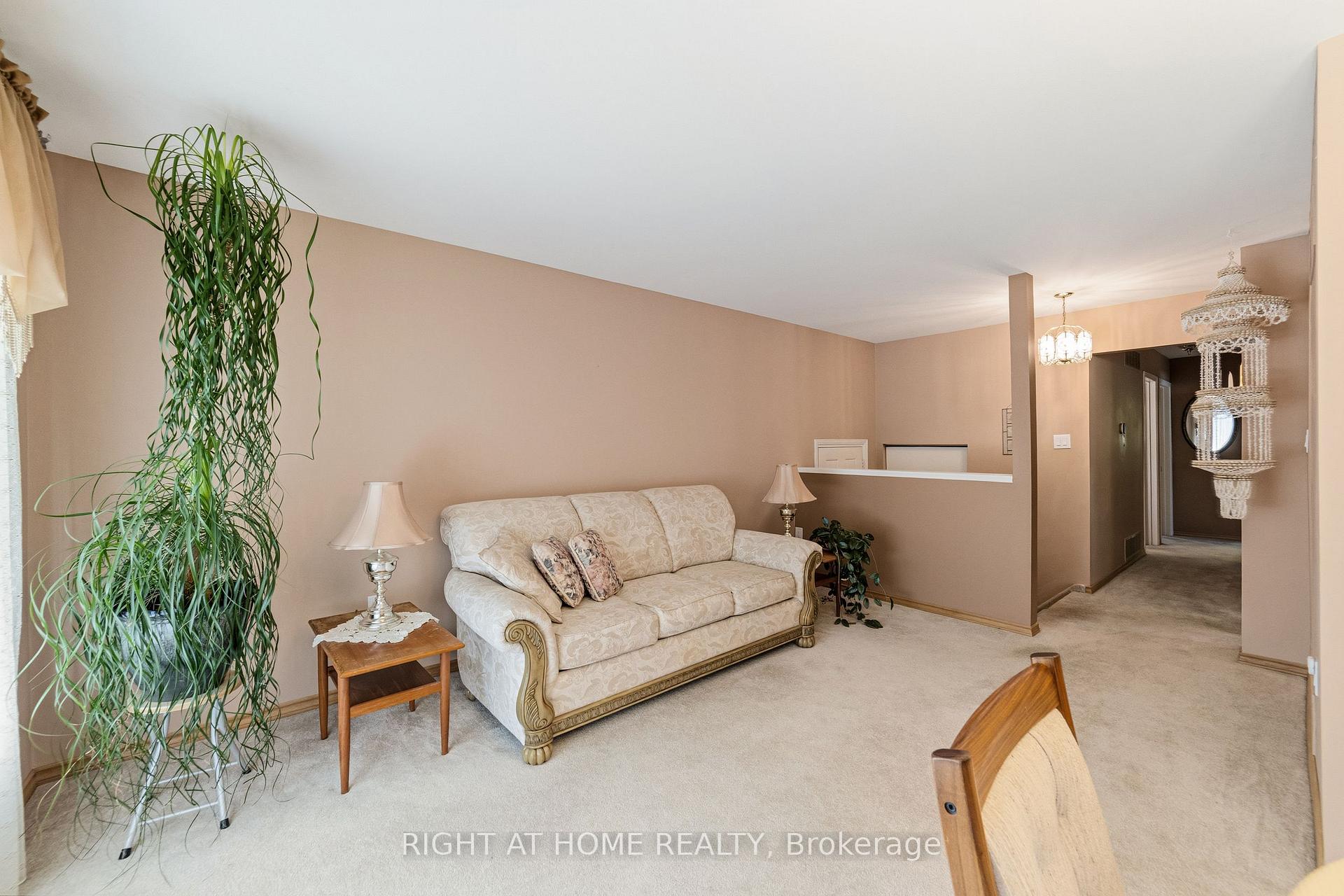 Photo 8 of 450 Brigadoon Drive, Hamilton, Gourley — HOMEH