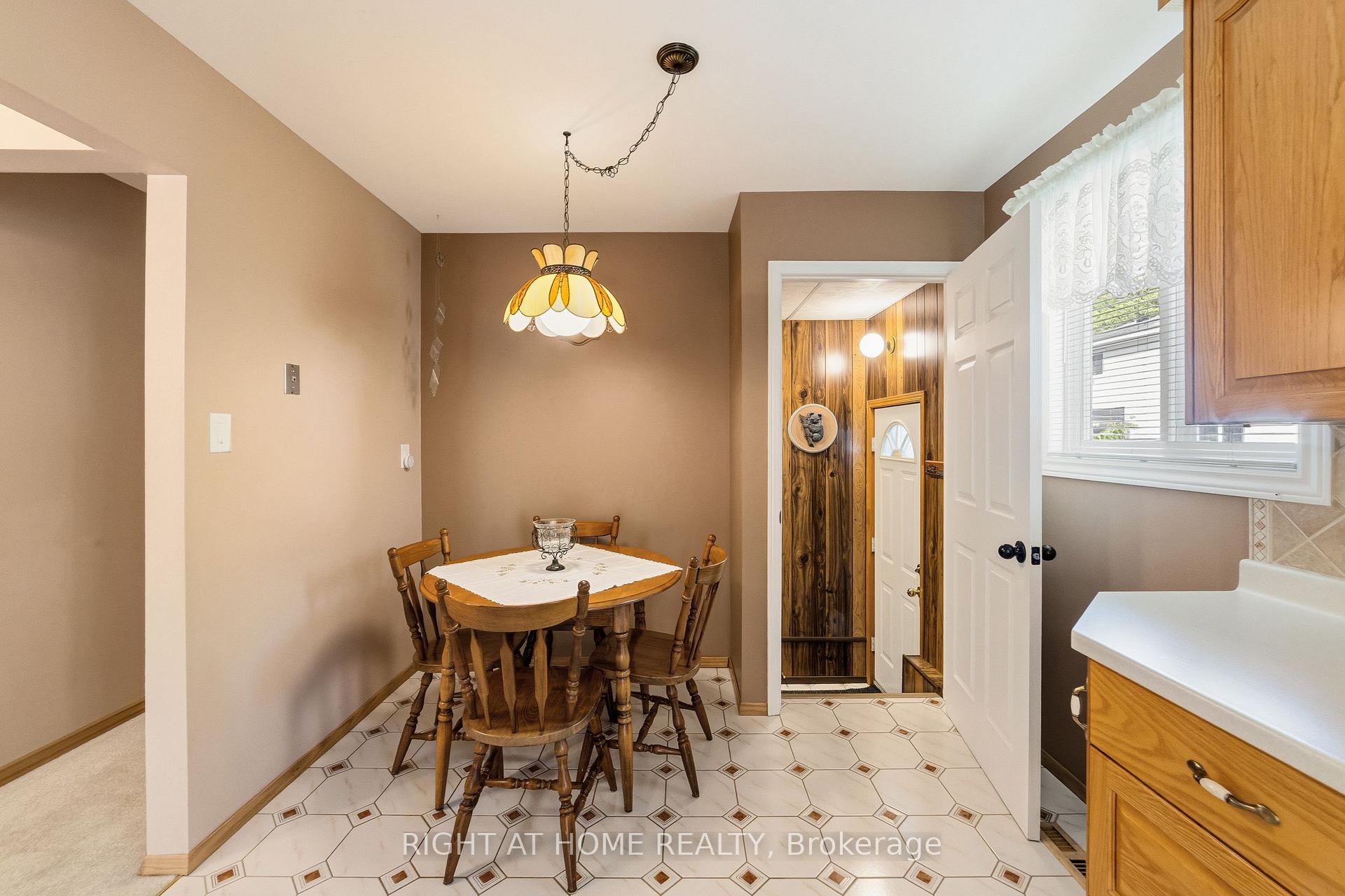 Photo 17 of 450 Brigadoon Drive, Hamilton, Gourley — HOMEH