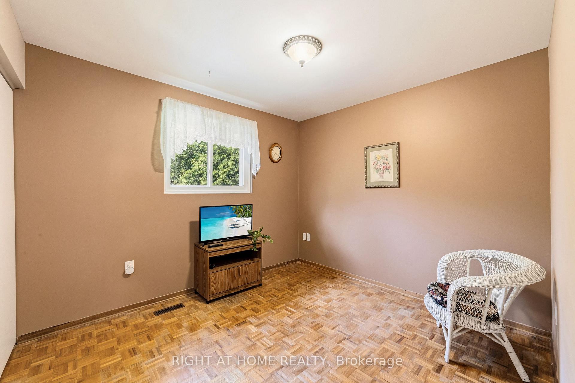 Photo 20 of 450 Brigadoon Drive, Hamilton, Gourley — HOMEH