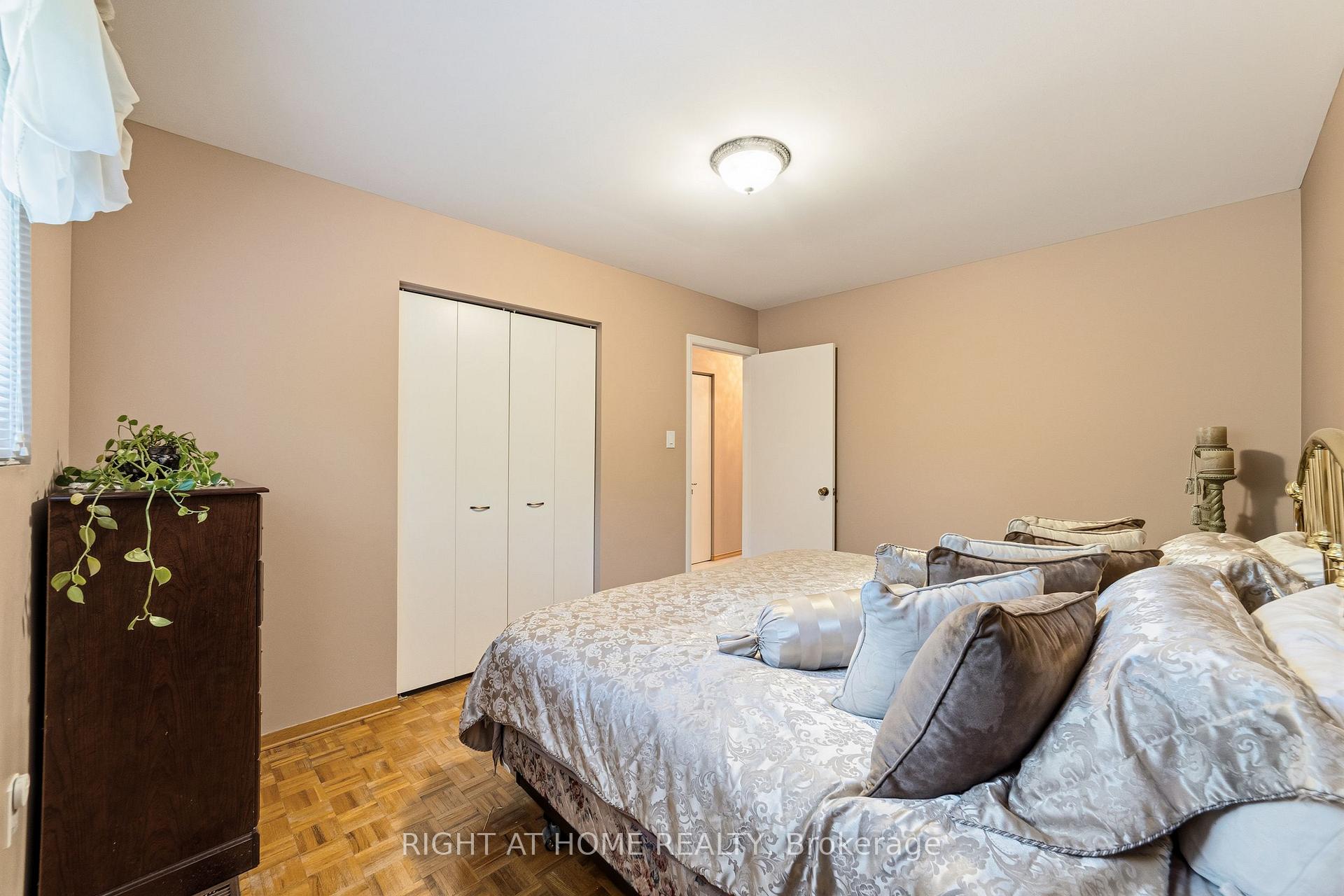 Photo 22 of 450 Brigadoon Drive, Hamilton, Gourley — HOMEH
