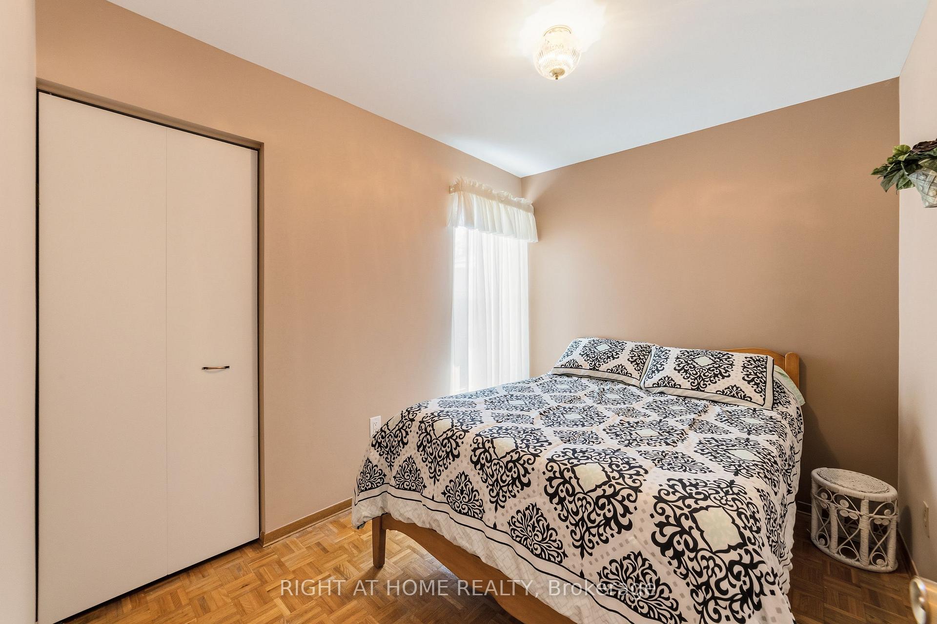Photo 23 of 450 Brigadoon Drive, Hamilton, Gourley — HOMEH