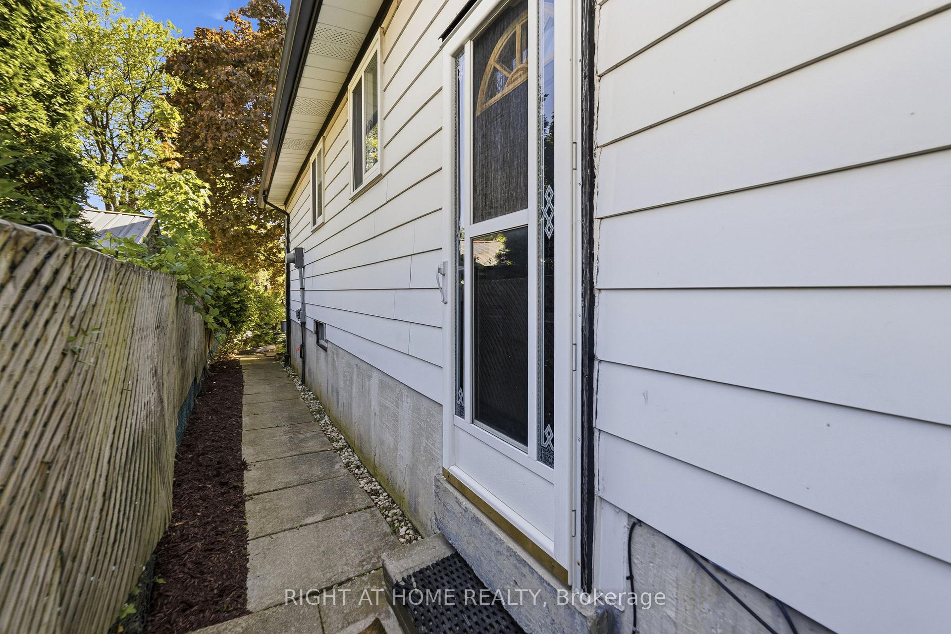 Photo 34 of 450 Brigadoon Drive, Hamilton, Gourley — HOMEH