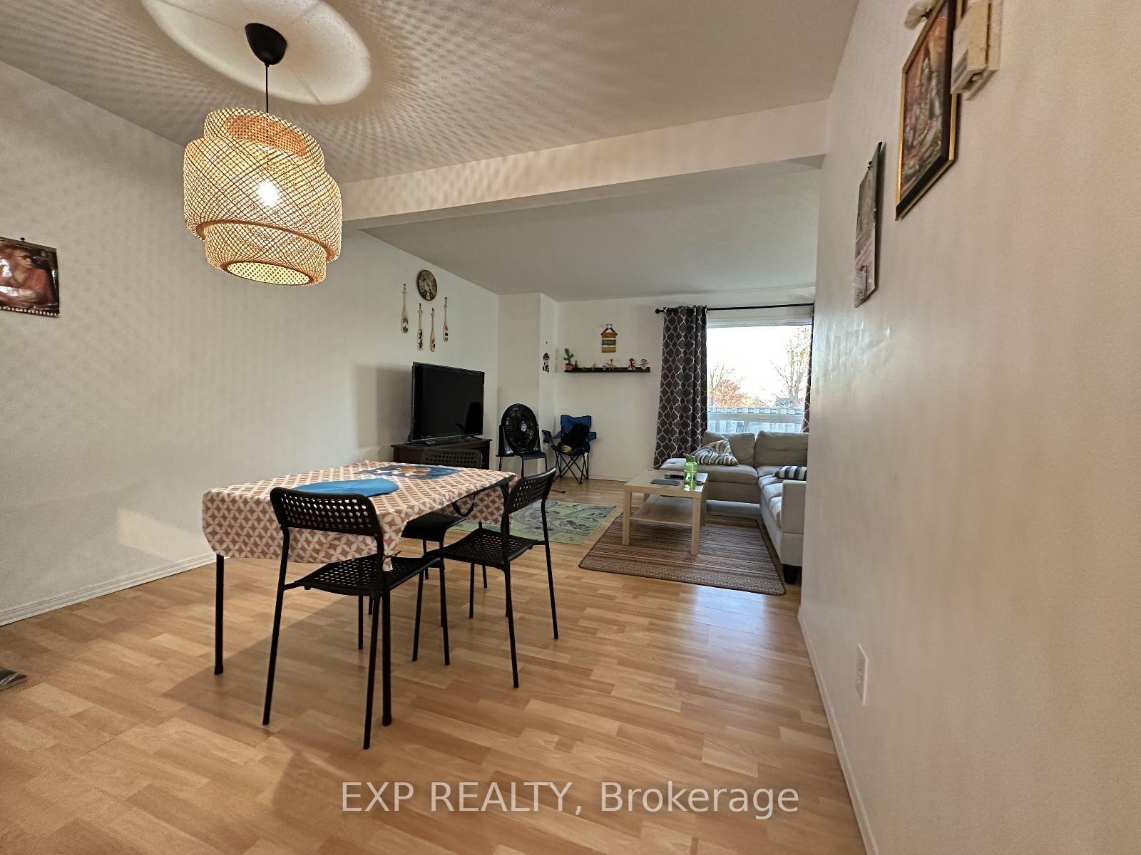 Photo 6 of Unit 31, 265 Williamsburg Road, Kitchener, Laurentian Hills/Country Hills W — HOMEH