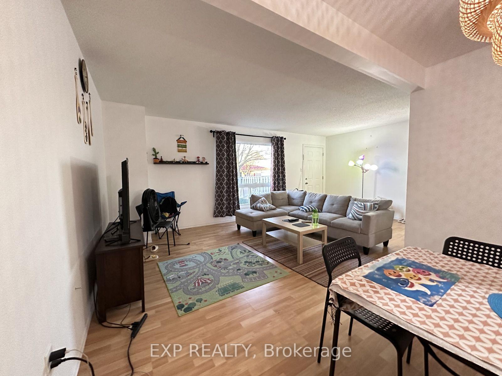 Photo 7 of Unit 31, 265 Williamsburg Road, Kitchener, Laurentian Hills/Country Hills W — HOMEH
