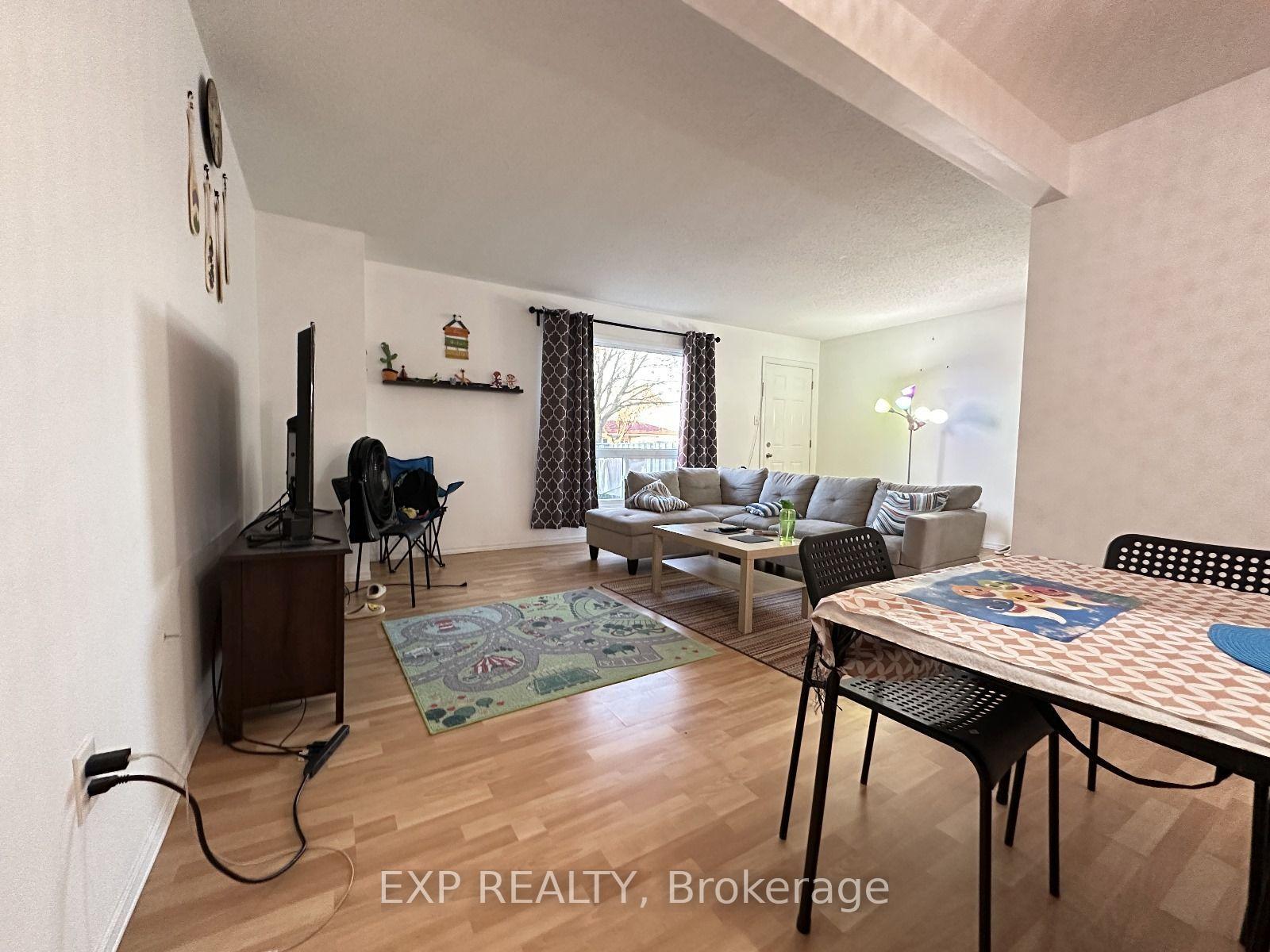 Photo 8 of Unit 31, 265 Williamsburg Road, Kitchener, Laurentian Hills/Country Hills W — HOMEH