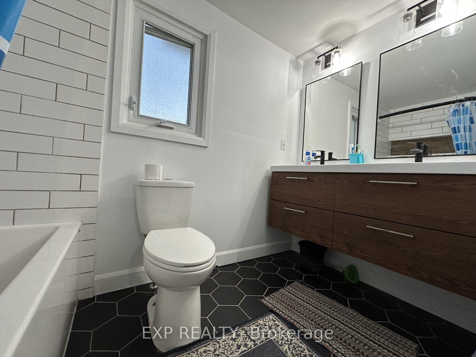Photo 21 of Unit 31, 265 Williamsburg Road, Kitchener, Laurentian Hills/Country Hills W — HOMEH