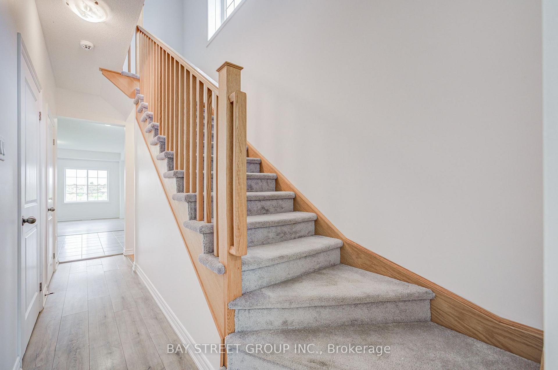 Photo 7 of 10 Elsegood Drive, Guelph, Kortright East — HOMEH