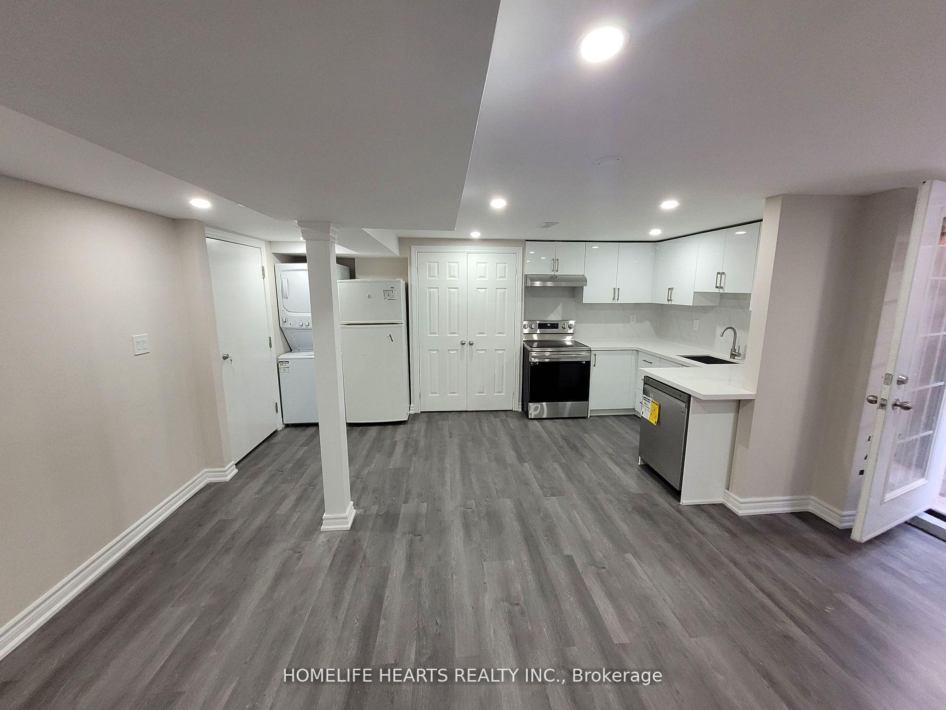 Photo 3 of Unit Bsmt, 1107 Thoresby Drive, Oakville, Clearview — HOMEH