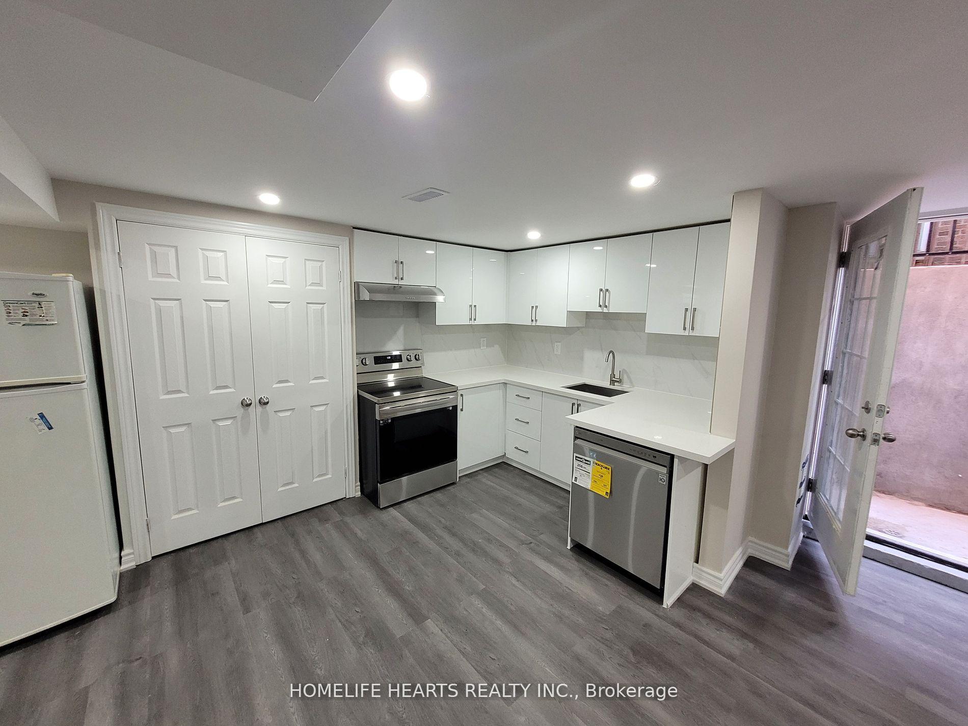 Photo 4 of Unit Bsmt, 1107 Thoresby Drive, Oakville, Clearview — HOMEH