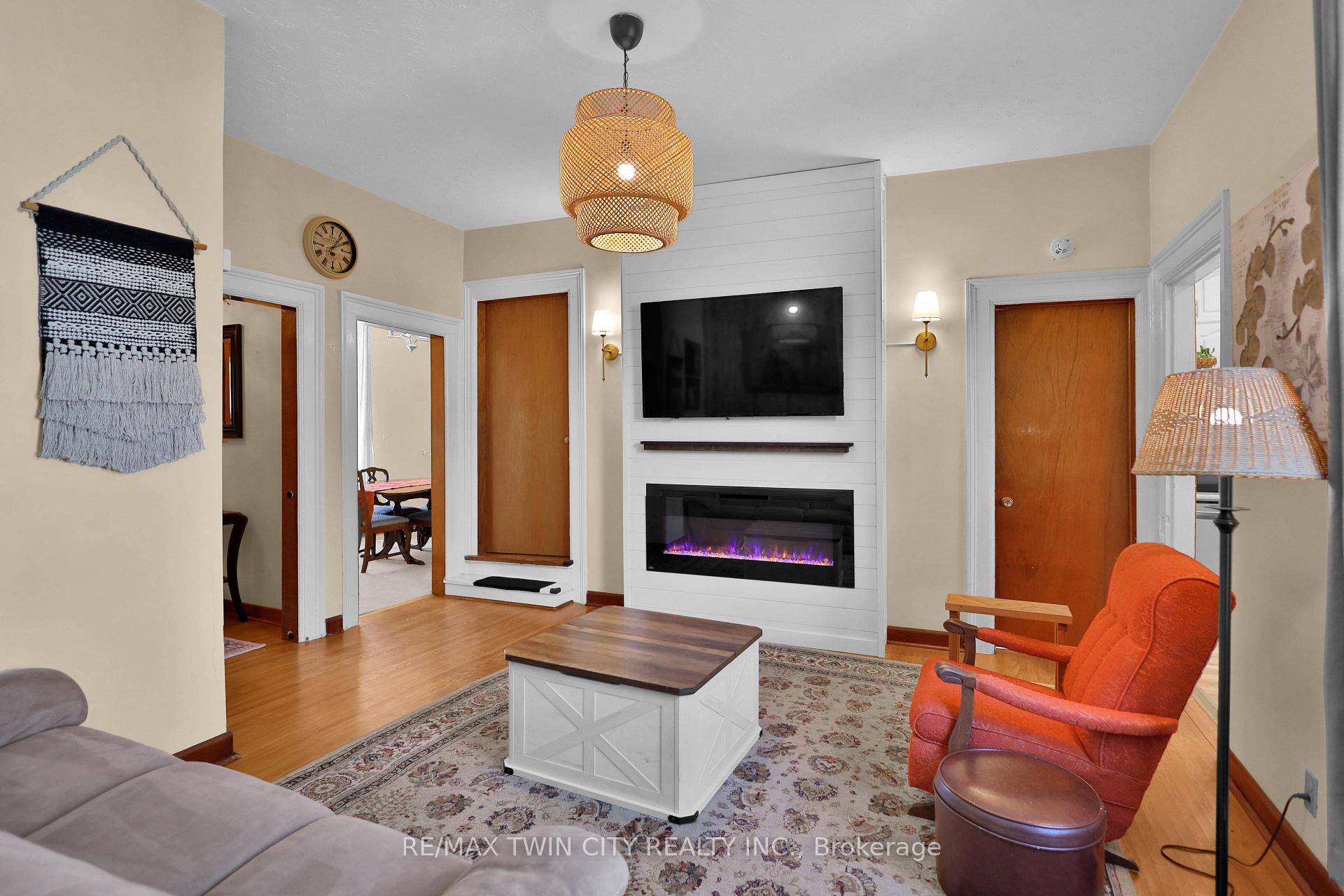 Photo 9 of 7 Halls Avenue, Brantford, Downtown Core — HOMEH