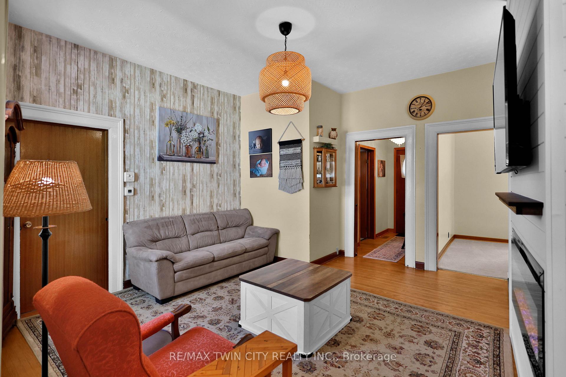 Photo 10 of 7 Halls Avenue, Brantford, Downtown Core — HOMEH