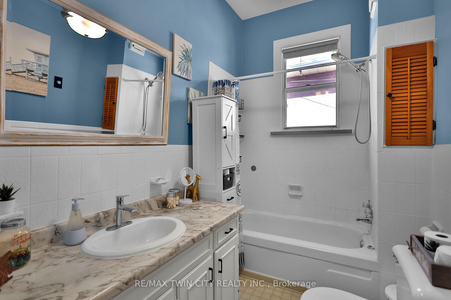 Photo 22 of 7 Halls Avenue, Brantford, Downtown Core — HOMEH