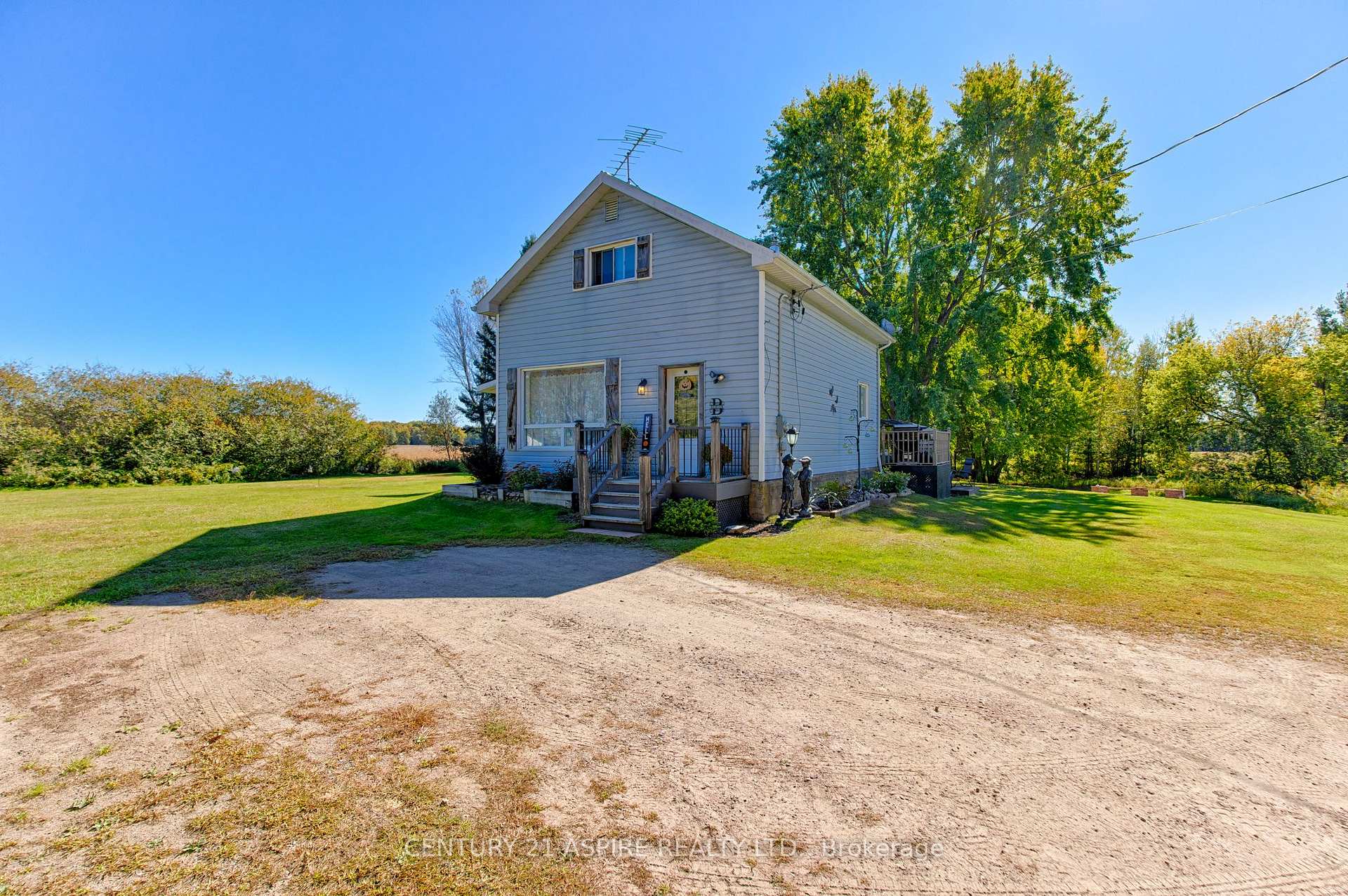 Photo 4 of 1085 Forest Lea Road, Laurentian Valley, Laurentian Valley — HOMEH